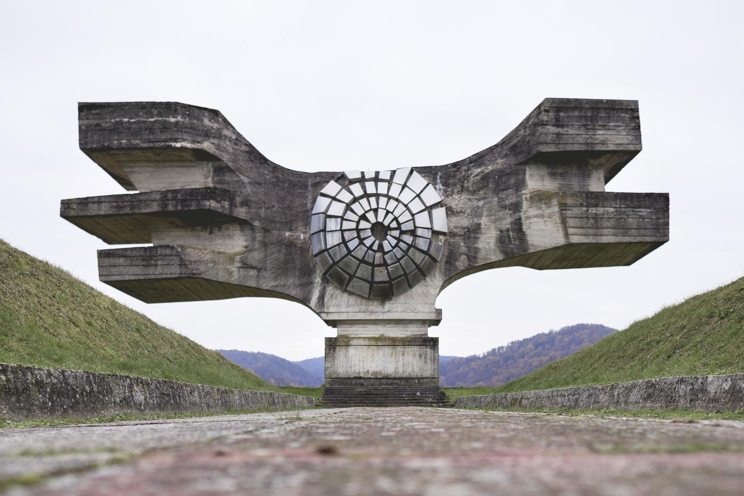 Abandoned-Soviet-Monuments-Podgaric-1