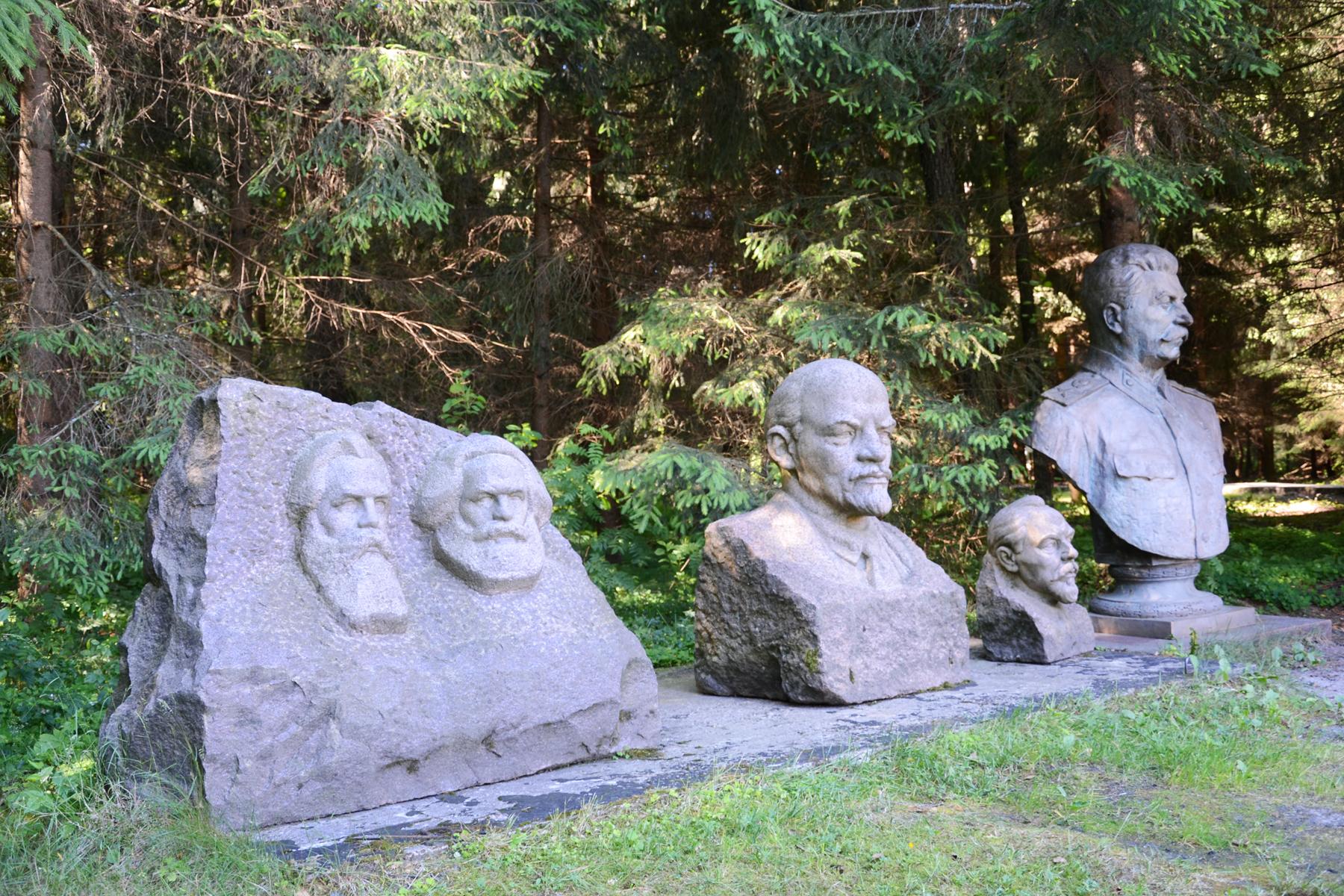 Abandoned-Soviet-Monuments-Stalin-World-1