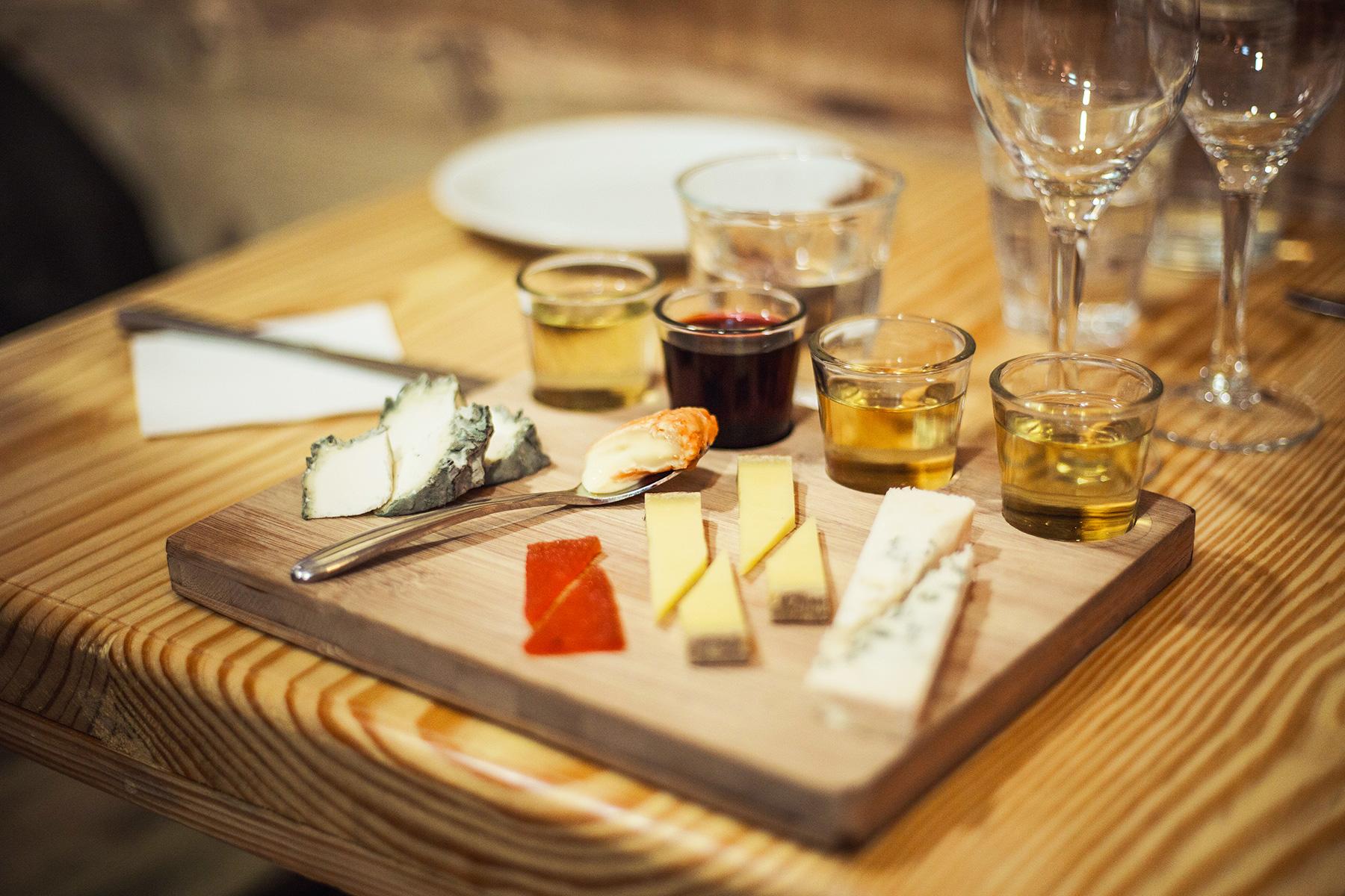 Best-Paris-Wine-Bars-Paroles-De-Fromagers