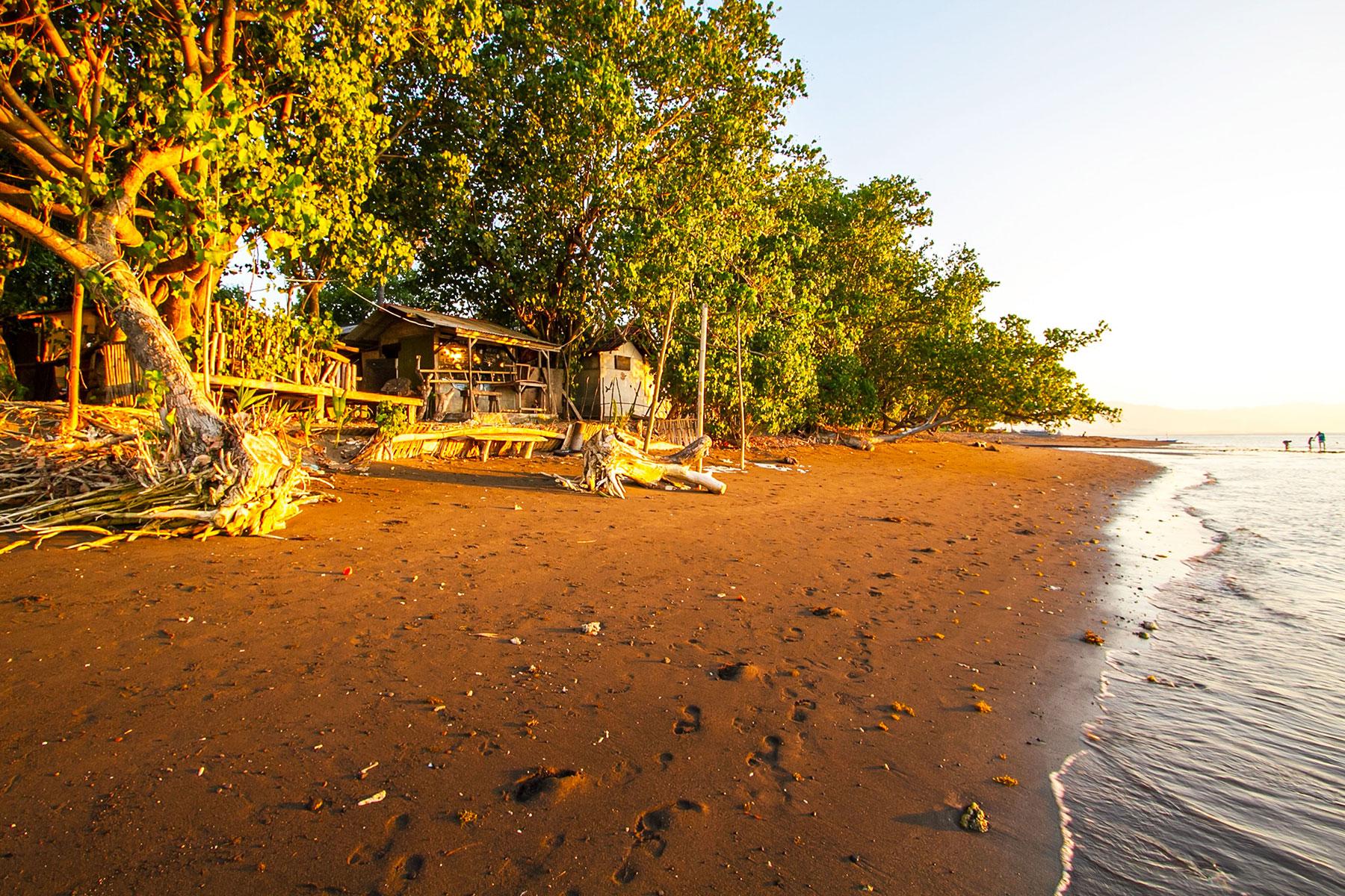 Black-Sand-Beaches-Lovina-Beach-Bali-Indonesia