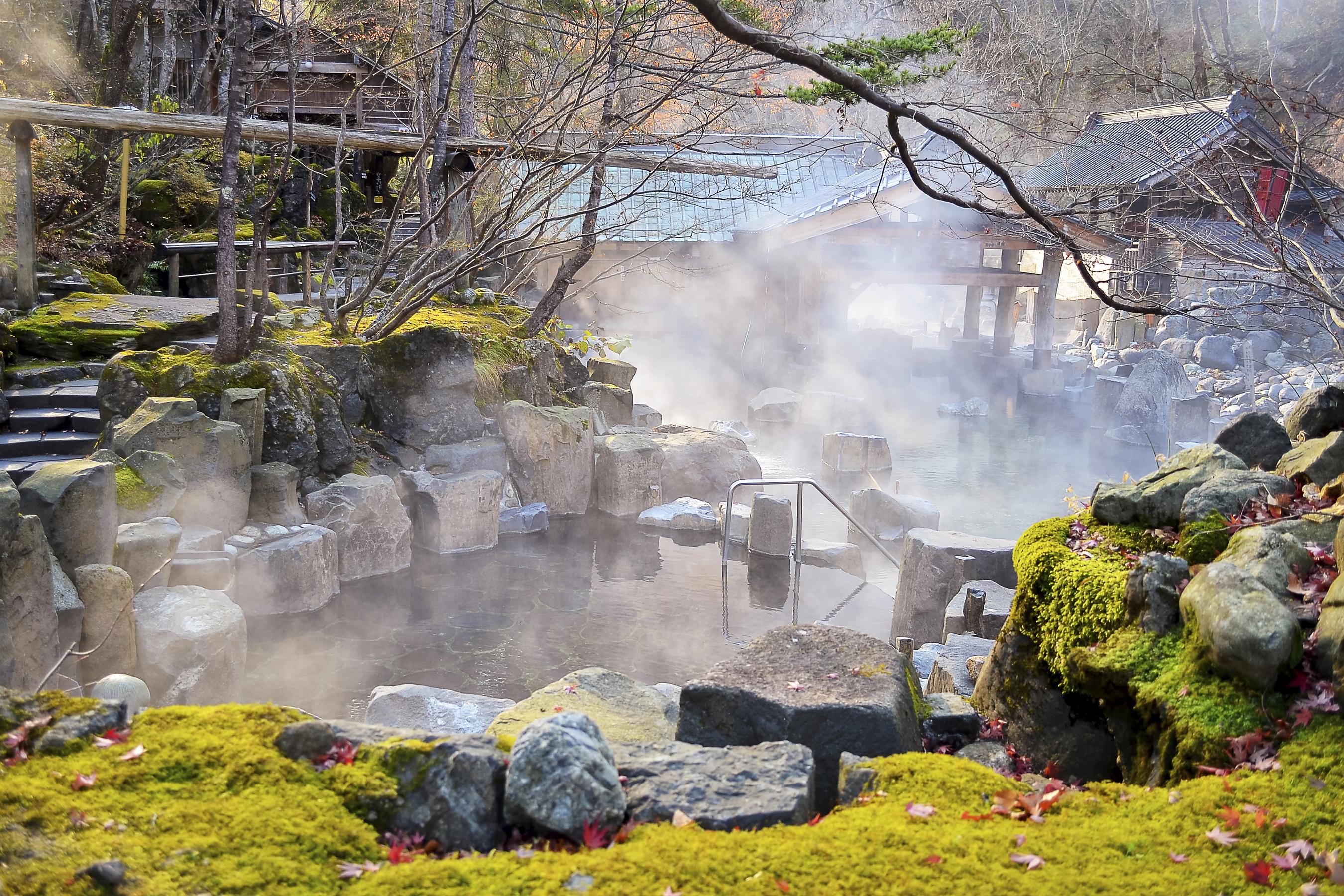 Hot-Springs-Around-World-Takaragawa-1