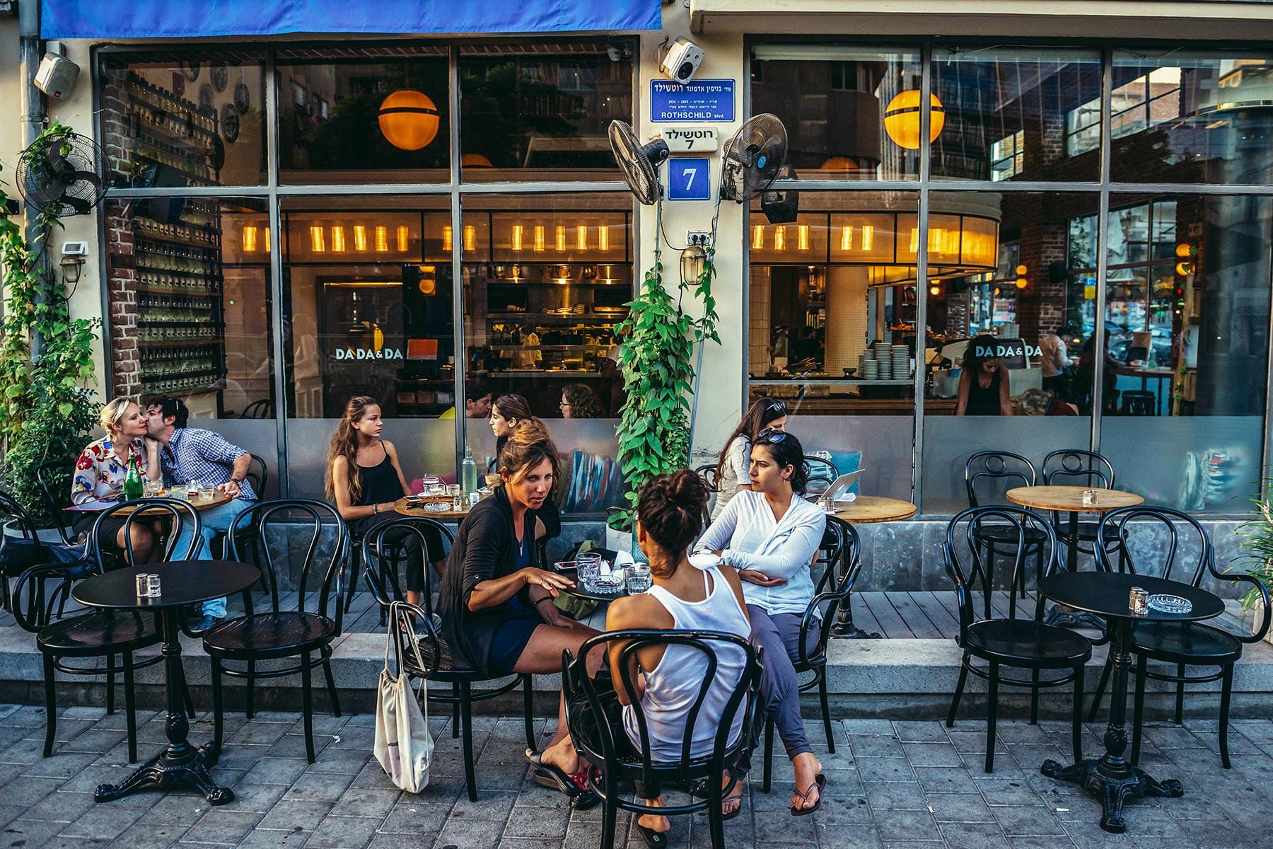 Best-Shwarma-In-Tel-Aviv-Generic-istock-04