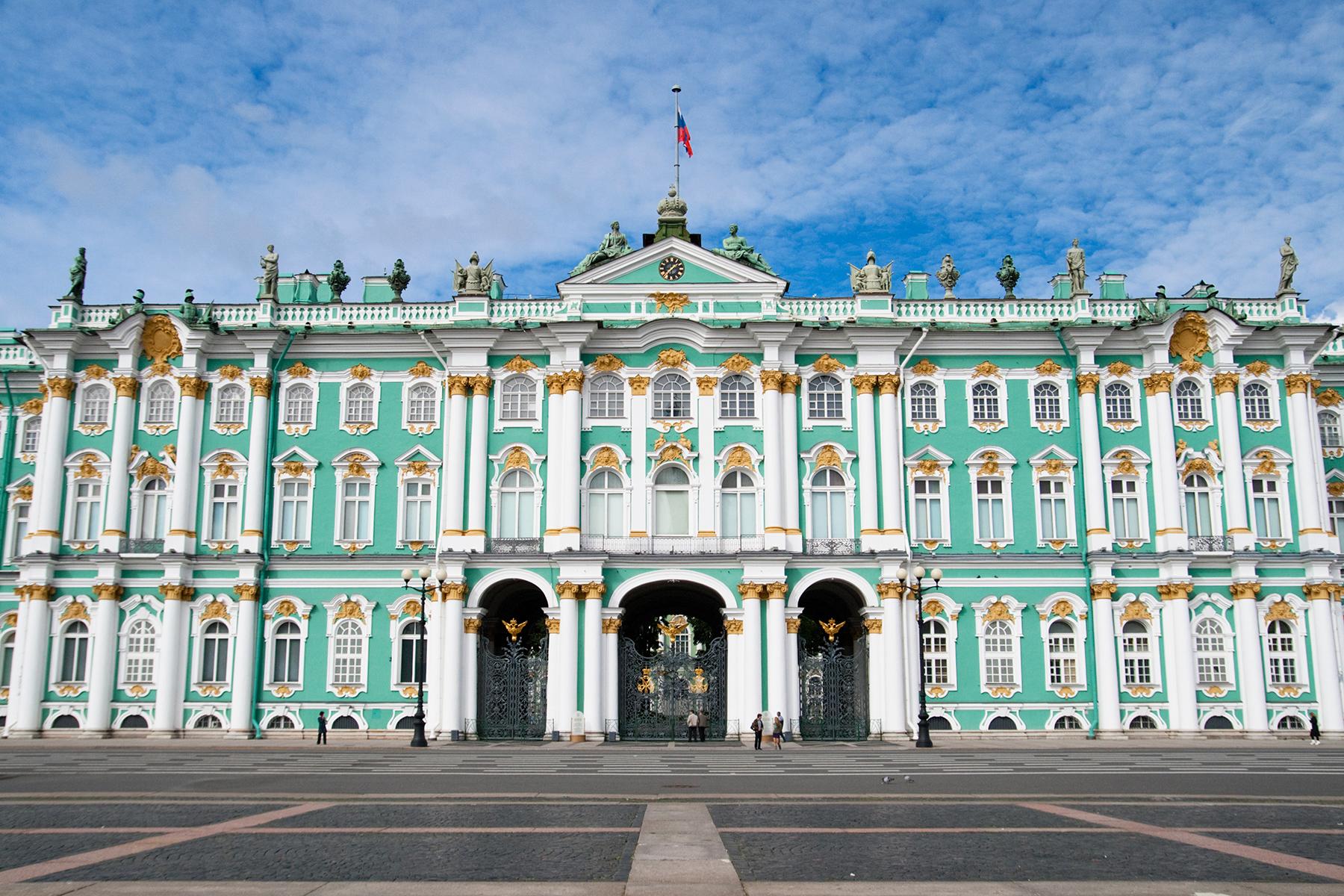 Footsteps-Of-The-Romanovs-Winter-Palace-01