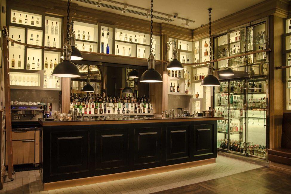 Bars, Clubs, and Night Spots to Drink Vodka, Booze, and Cocktails in