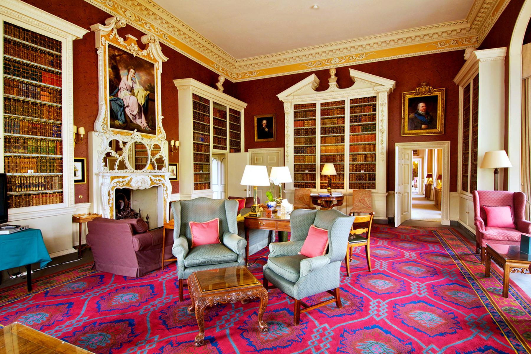 13 Best Luxury Hotels in England that Really Give the Royal Treatment