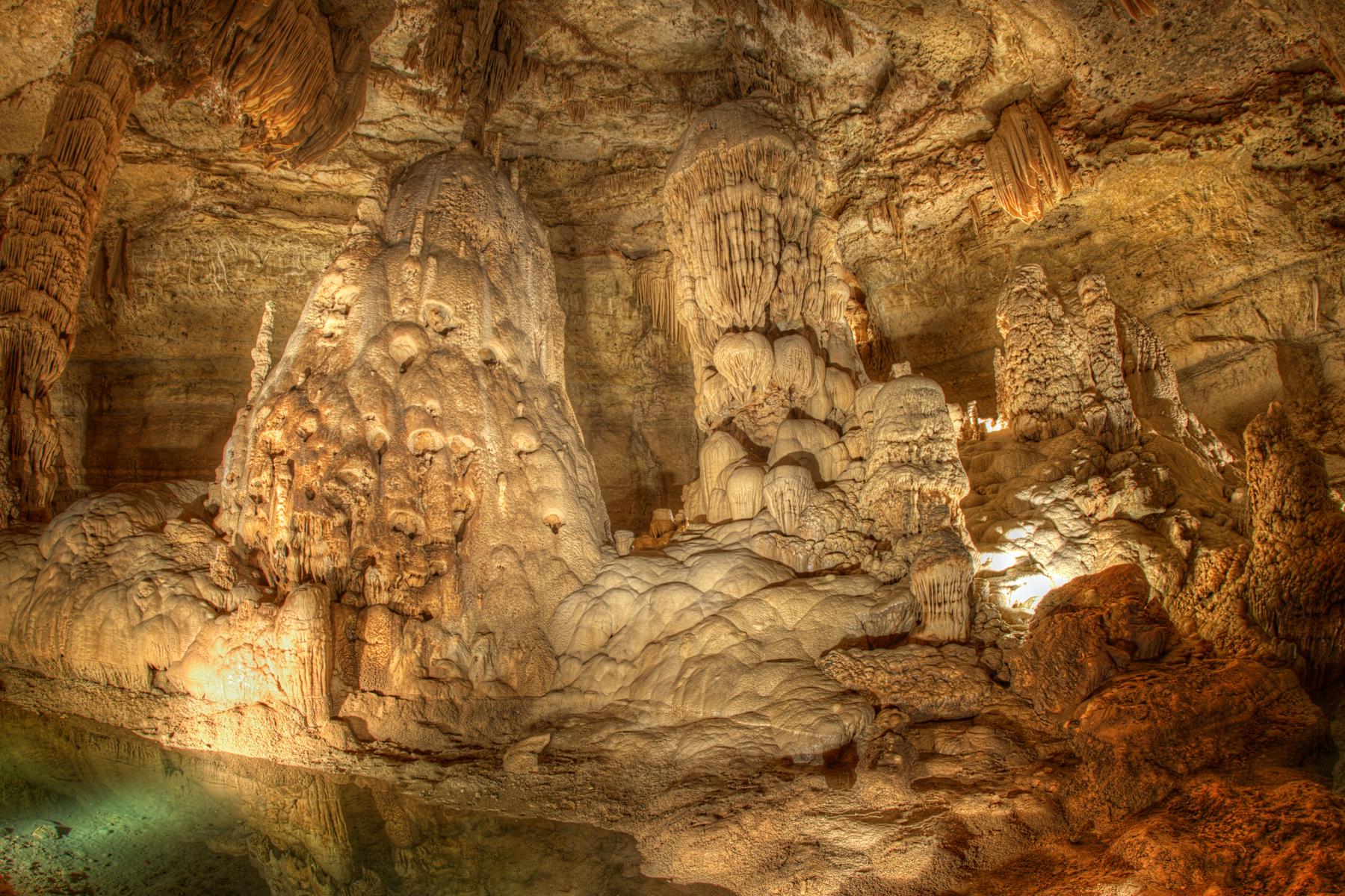 San-Antonio-Things-To-Do-Natural-Bridge-Caverns-1