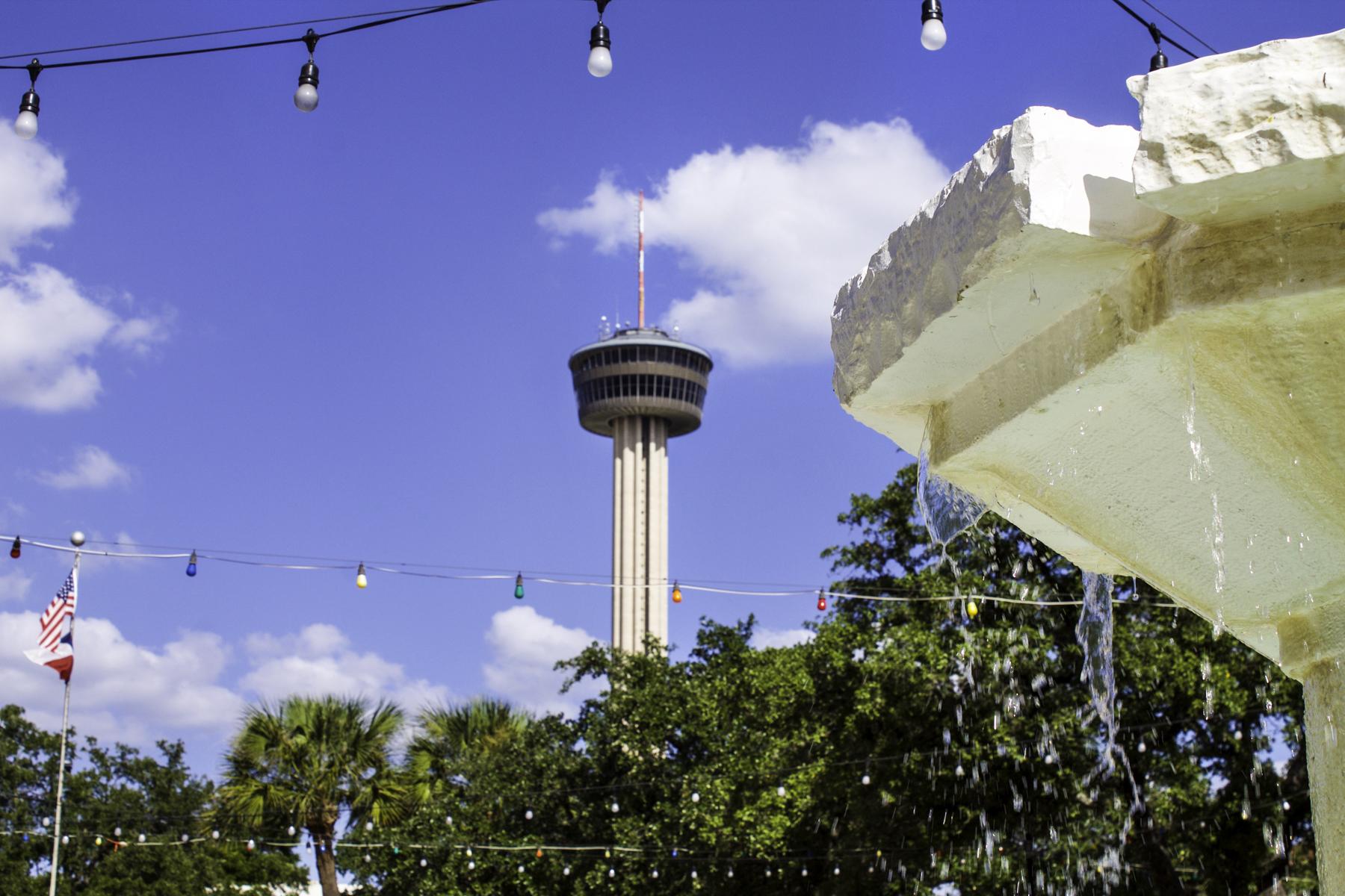 San-Antonio-Things-To-Do-Tower-of-Americas-1