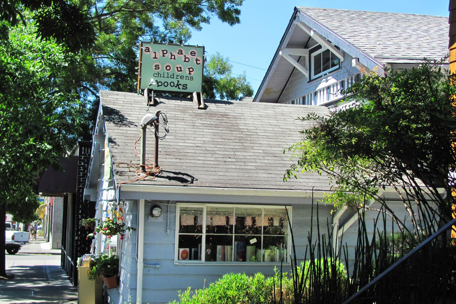 Seattle-Bookstore-Alphabet-Soup-1