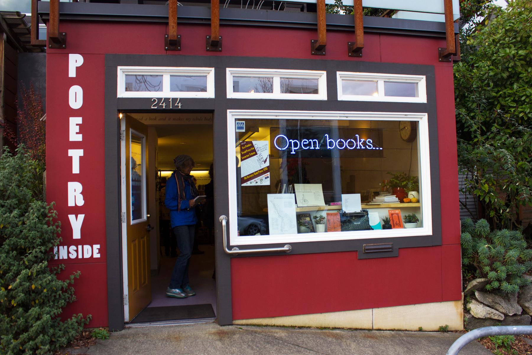 Seattle-Bookstore-Open-Books-1