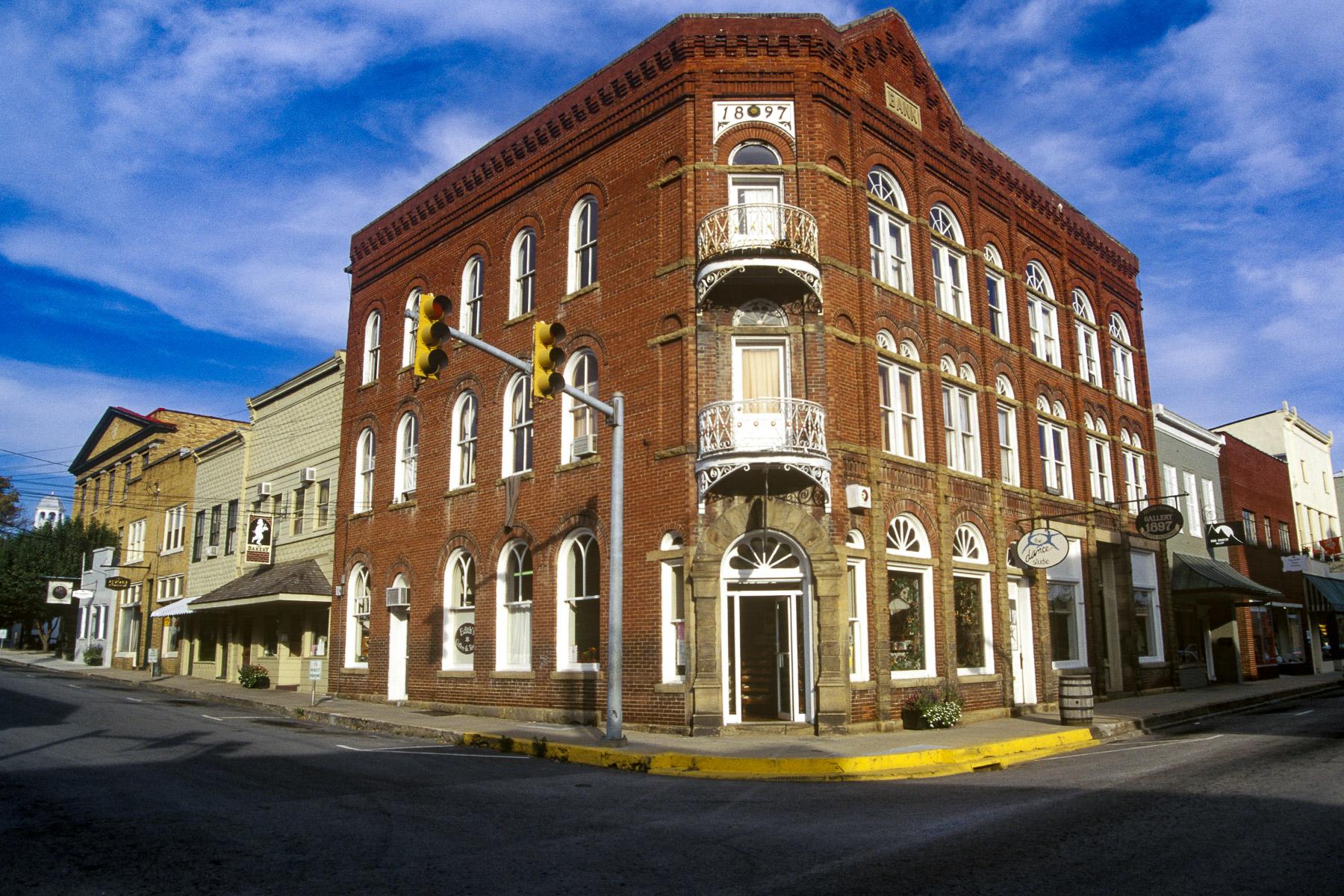 Main-Streets-America-Washington-St-Lewisbrg-WV