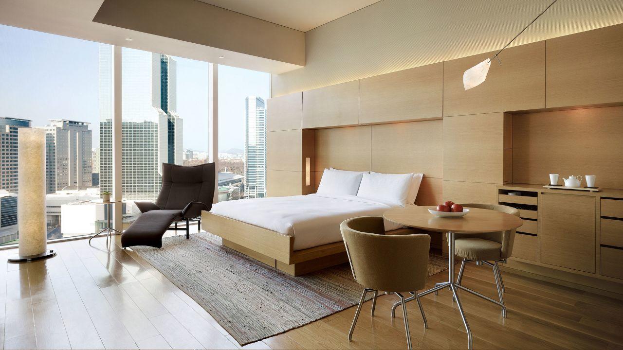 Park-Hyatt-Seoul-P104-Deluxe-Bedroom-Daylight.adapt.16x9.1280.720