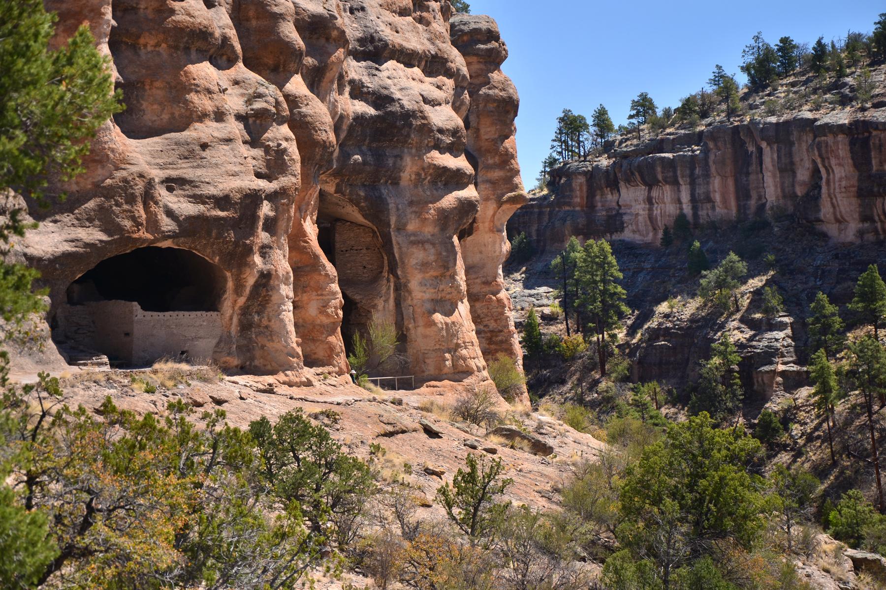 Ancient-Sites-New-Mexico-Gila-Cliff-Dwellings-National-Monument-3