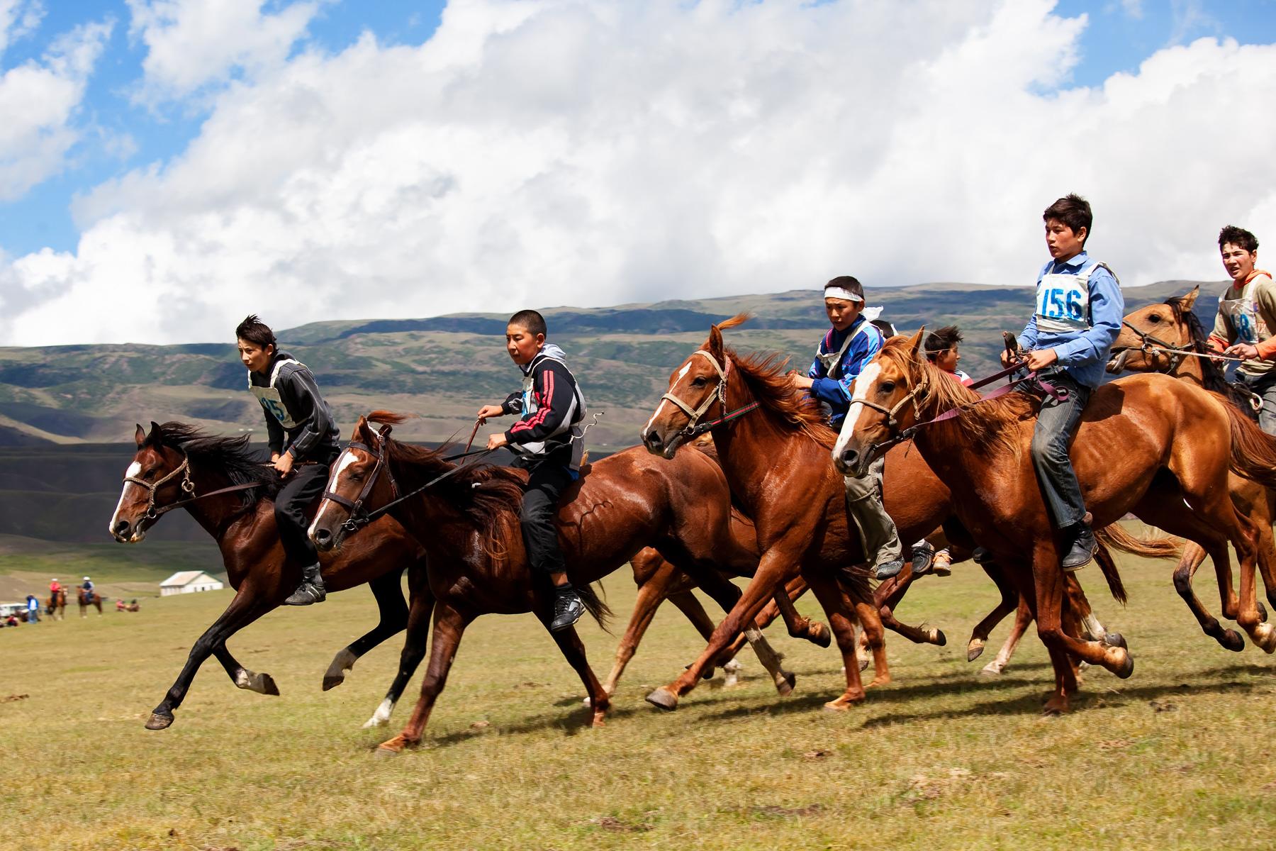 12-Reasons-to-Visit-Kazakhstan-Get-immersed-nomad-culture