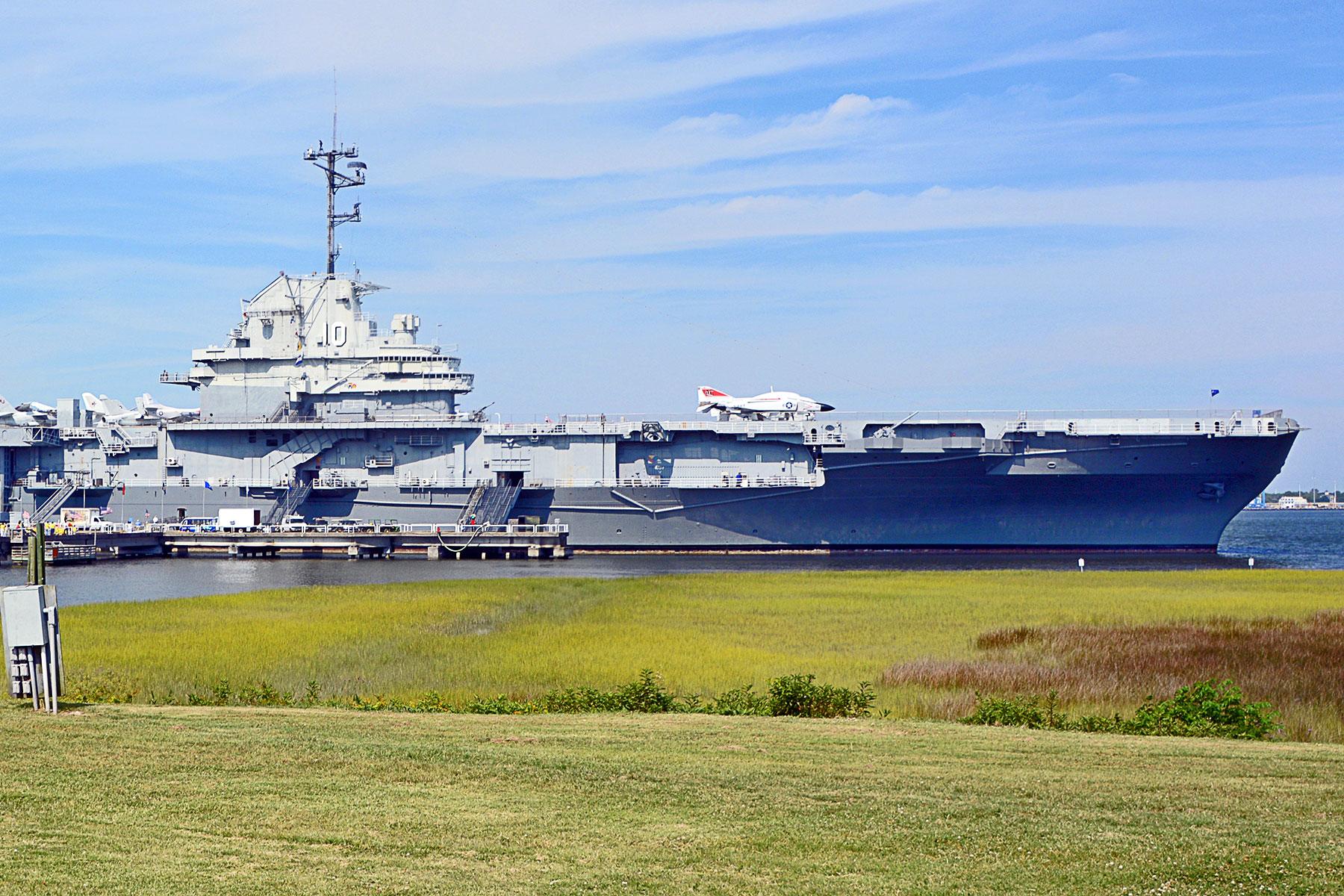 13-Ultimate-Things-To-Do-Charleston-Visit-USS-Yorktown-dreamstime_xl_73927982