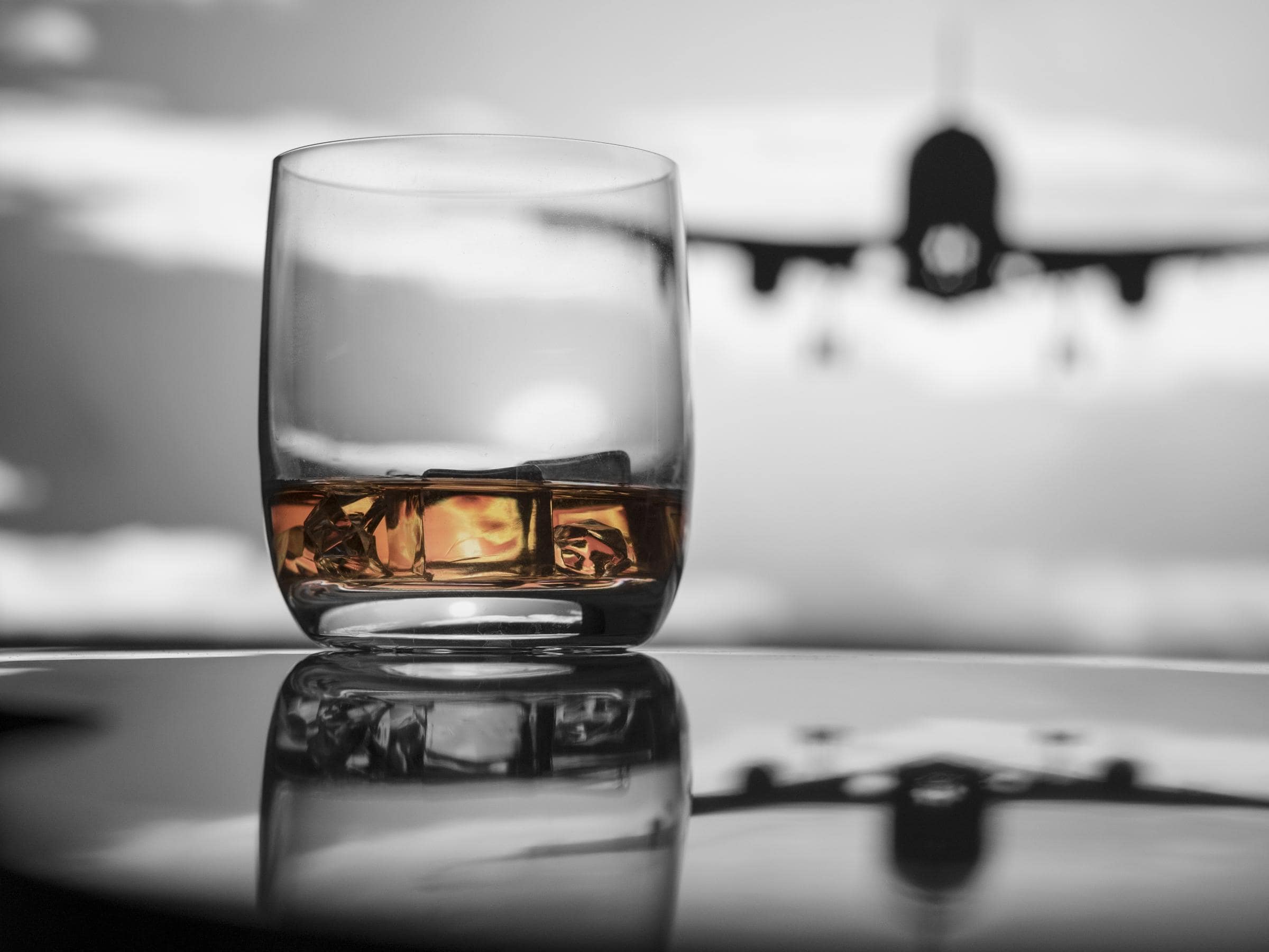 The Best Airlines for Free Alcohol