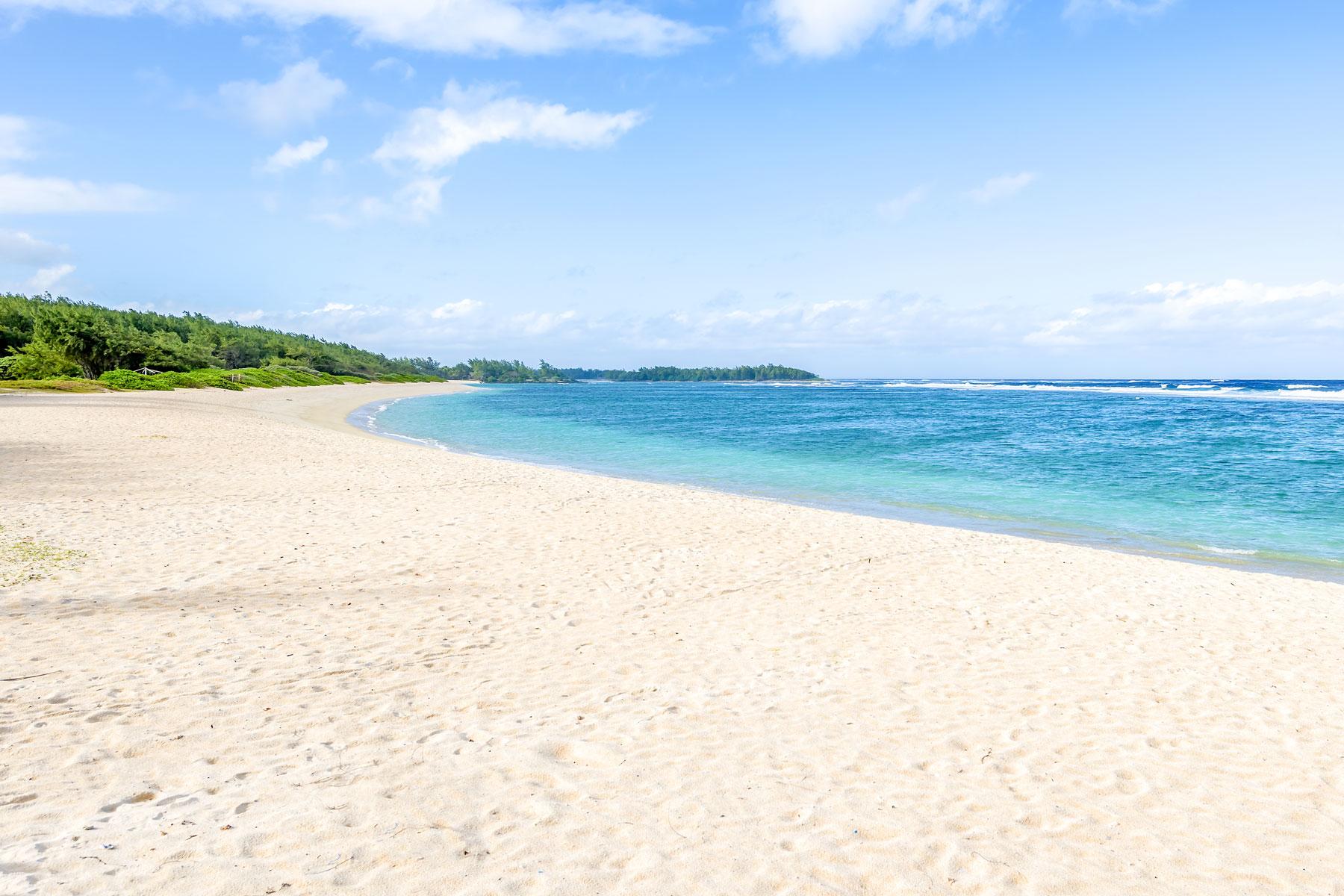 10_Mauritius_Beaches_La Cambuse_shutterstock_659194717