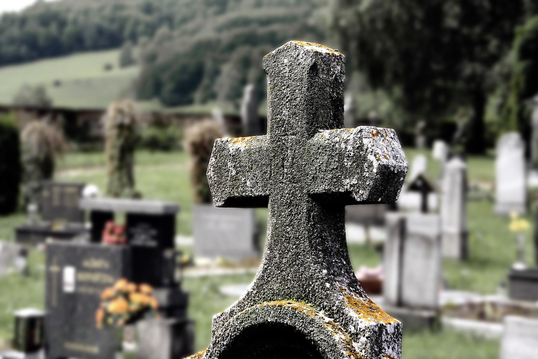 11_DeadFestivalsAroundTheWorld_Totensonntag_tootensag_Fest_shutterstock_1097241977_2_1