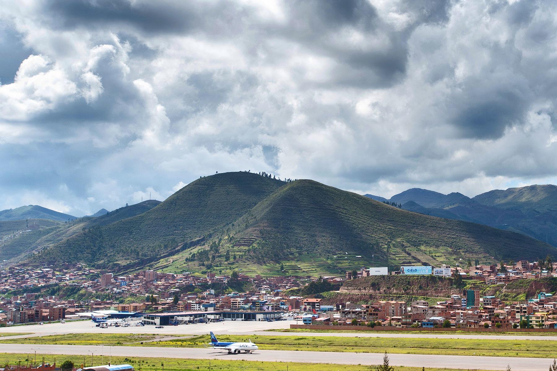 3_MachuPicchu101_WheresNearestAirport_shutterstock_563970382_1