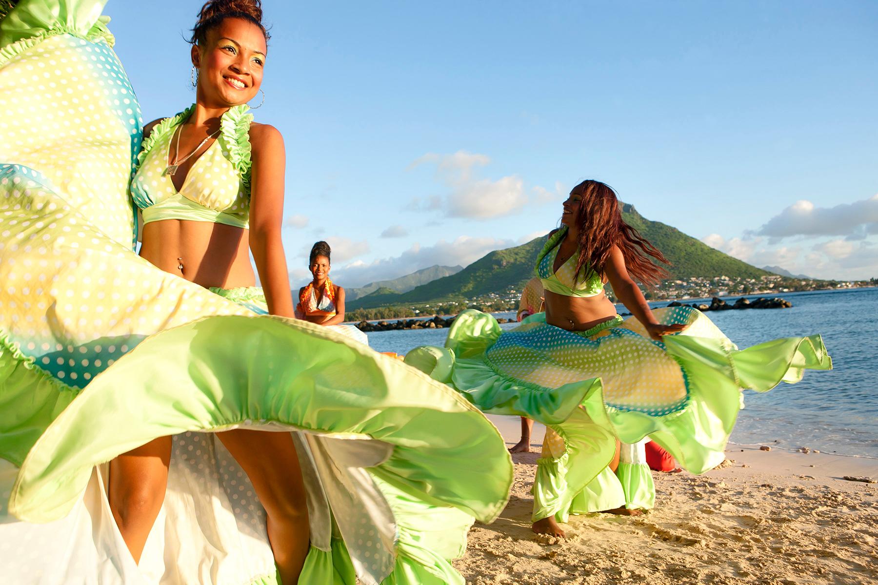 3_MauritiusForFamilies__TraditionalSegaDancing_MTPA_47_1