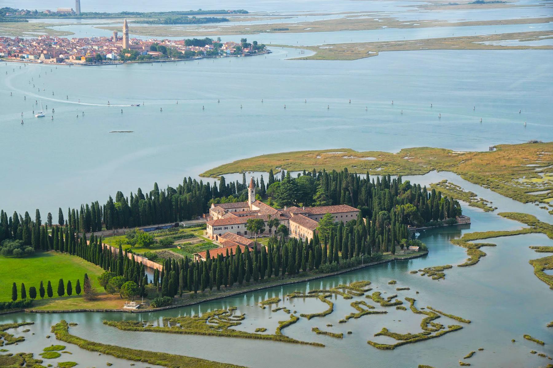 5-Guide-To-Islands-Of-Venice-San-Francesco-Del-Deserto-01