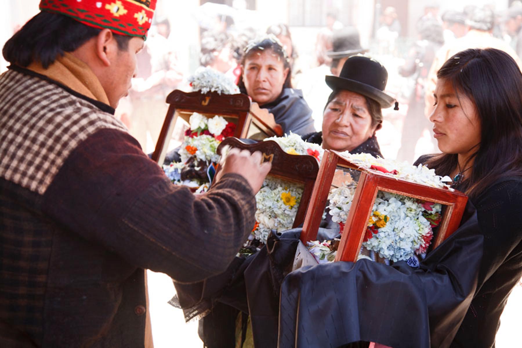 5_DeadFestivalsAroundTheWorld_FiestadelasNatitas_5208241486_3989cb93f5_o_2