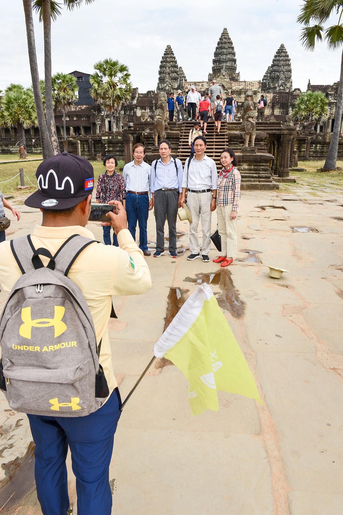 17_Angkor101_Guide_dreamstime_xxl_114552657