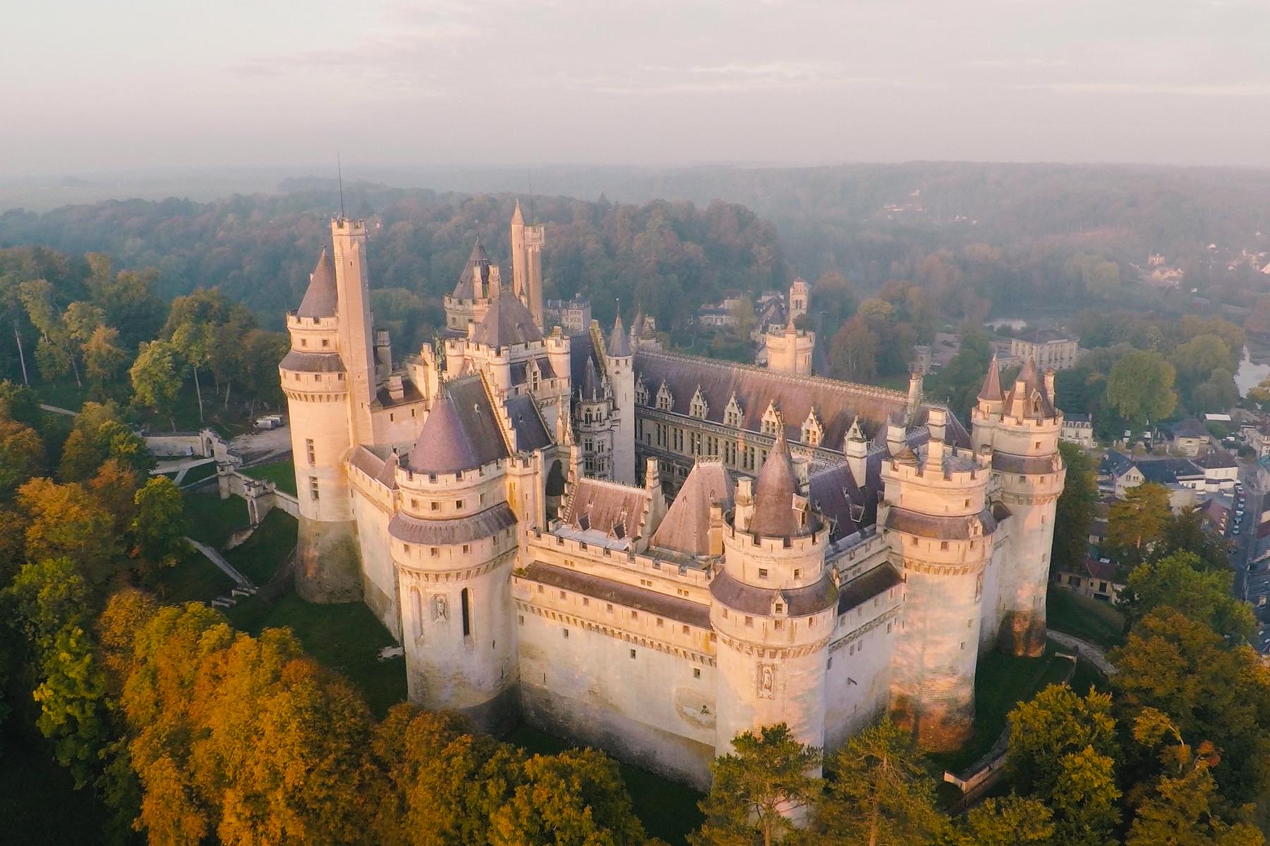 2_ChateauFereHotelSpa_VueaeriennechateauPierrefonds_1