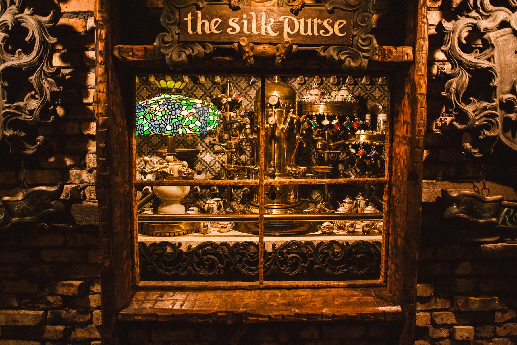 3_WisconsinsWeirdestHouse_FakeTreasure_2