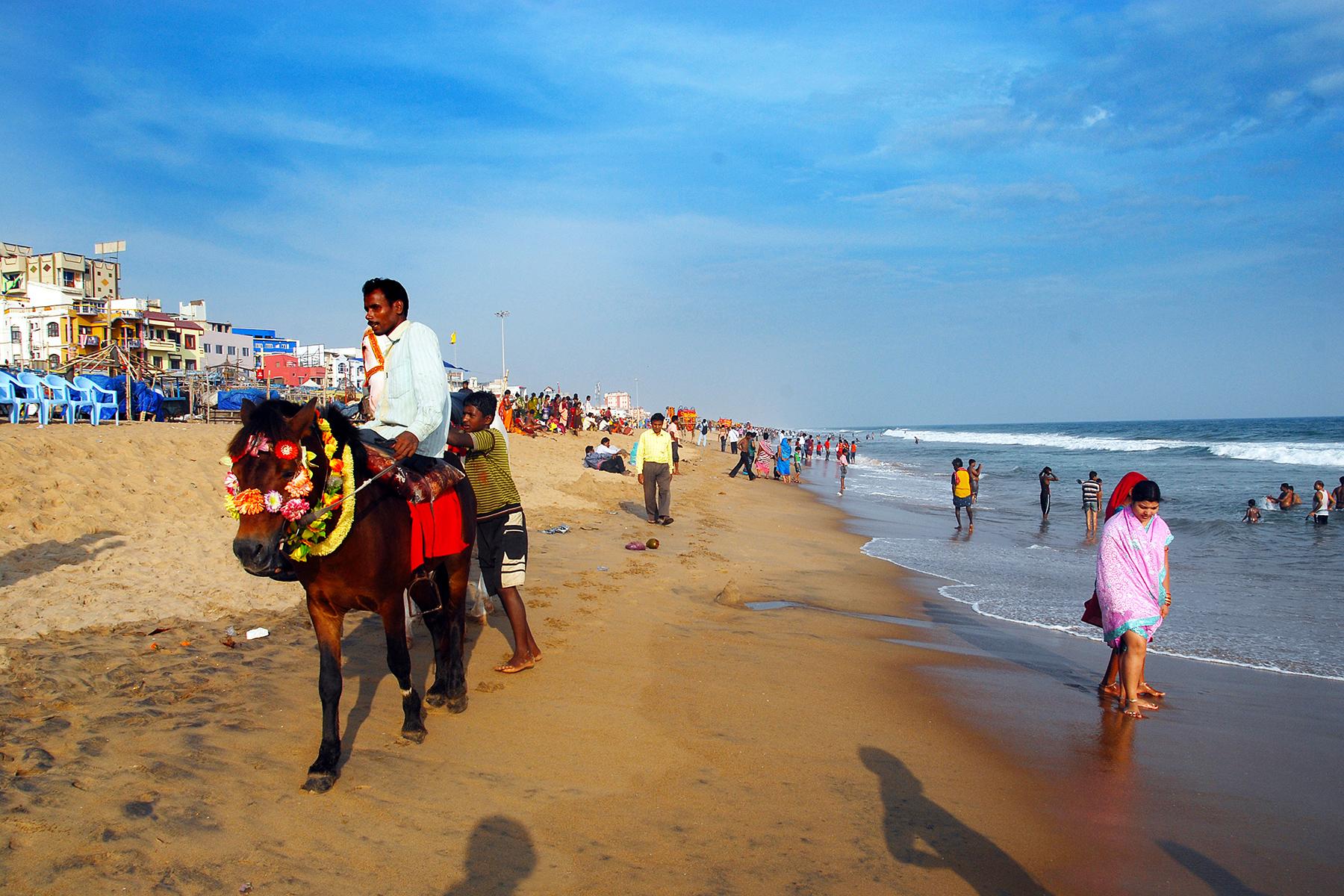 8-Indias-Most-Beautiful-Beaches-Puri