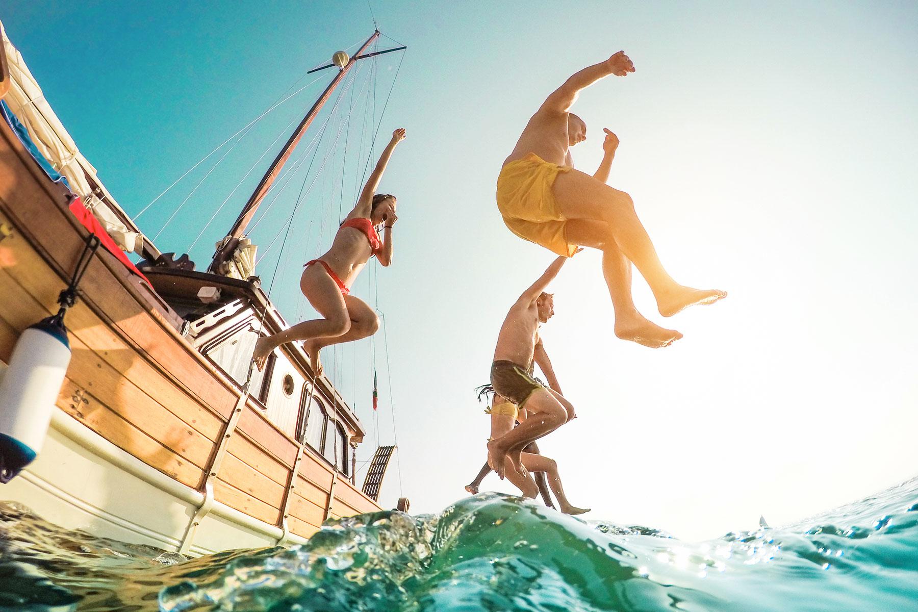 8_HowToPlanGroupTrip__PlanAtLeastOneGroupActivity_shutterstock_701551372_1