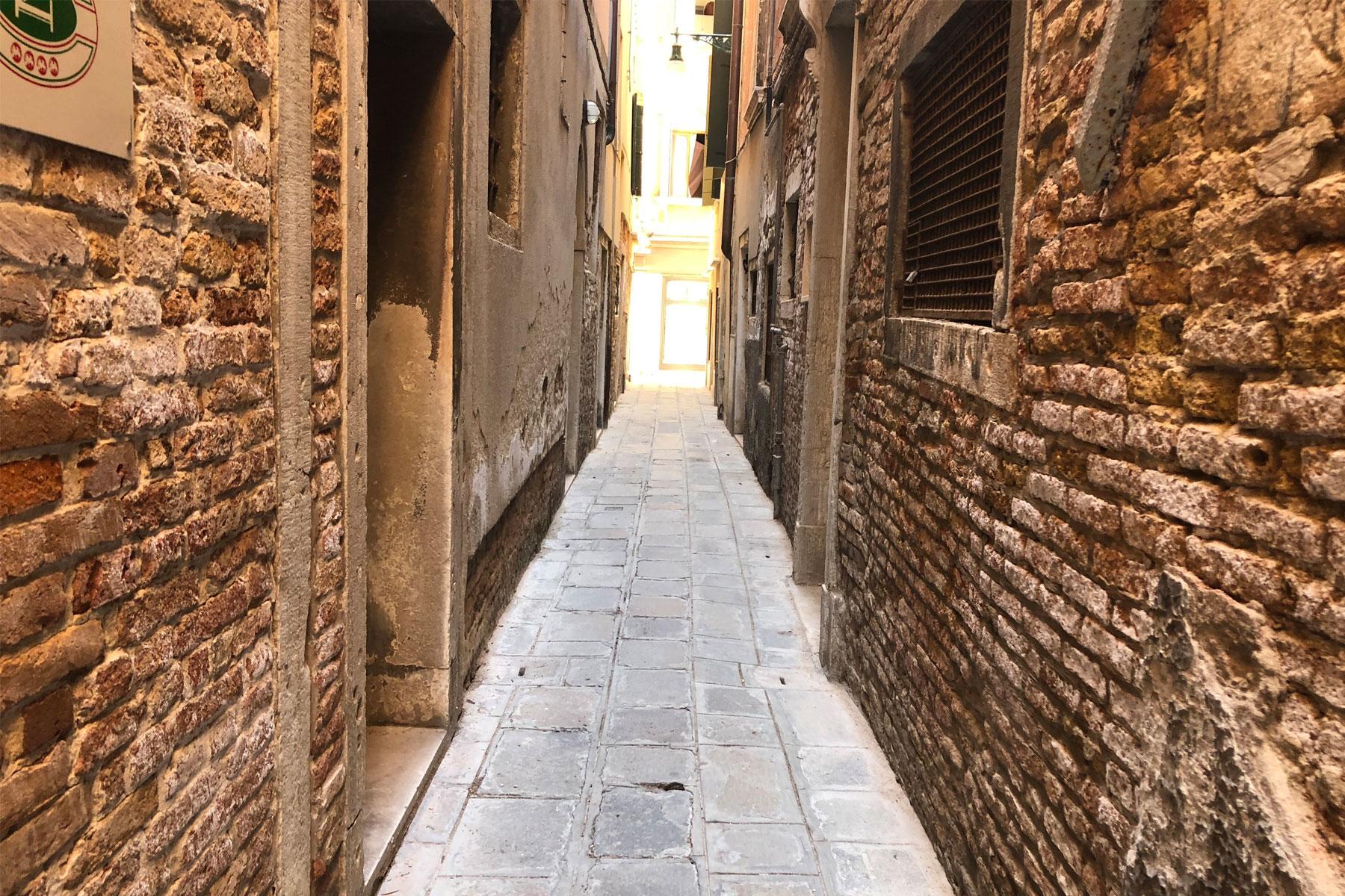 Venice_Lab1