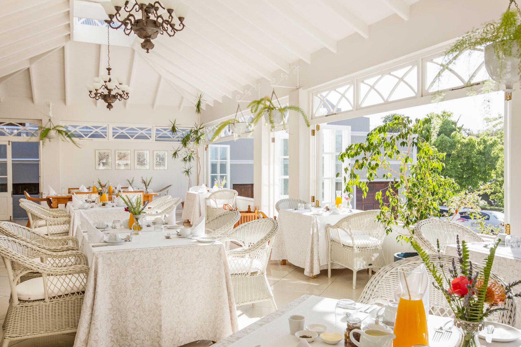 056_100Best_SchooneOrdt_famous_breakfasts_conservatory_at_schoone_oordt_country_hotel 056_100Best_SchooneOrdt_famous_breakfasts_conservatory_at_schoone_oordt_country_hotel