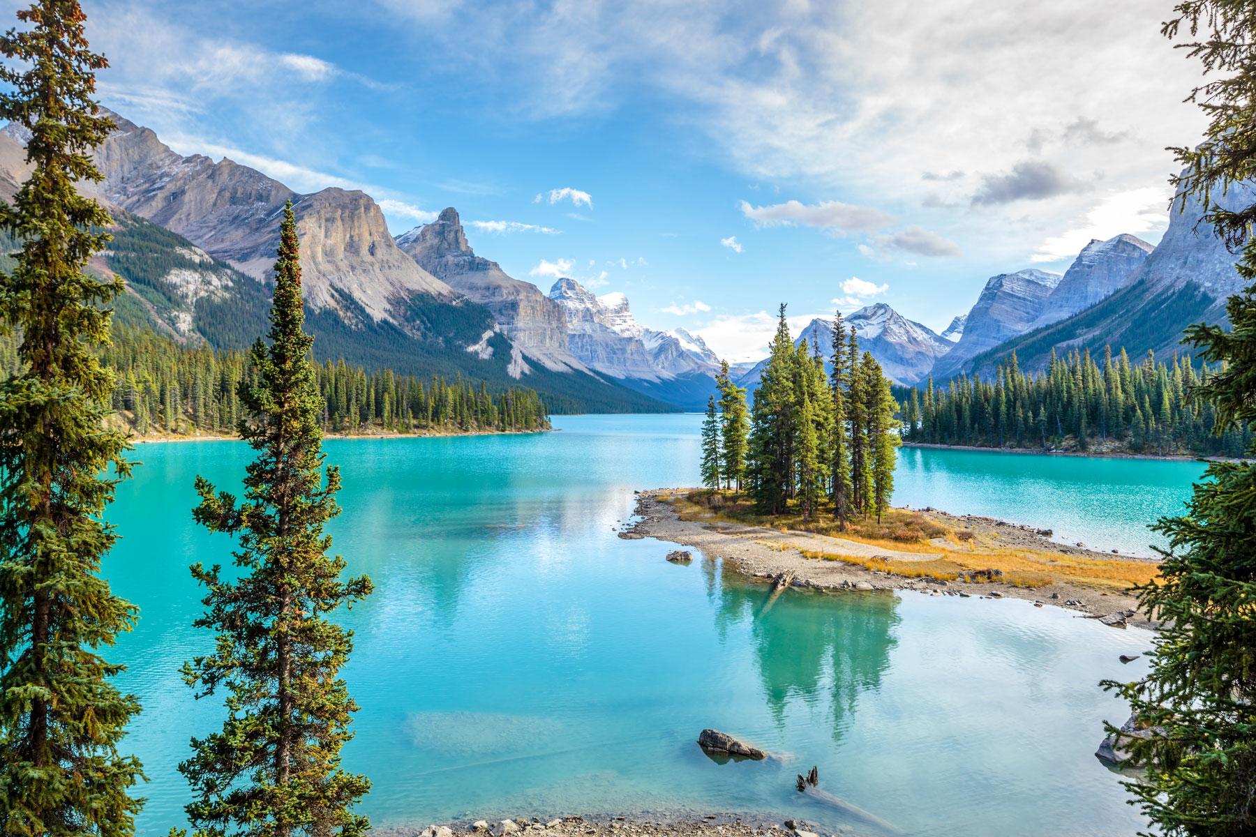 07_FodorsEd_Returning_Banff_shutterstock_423137002