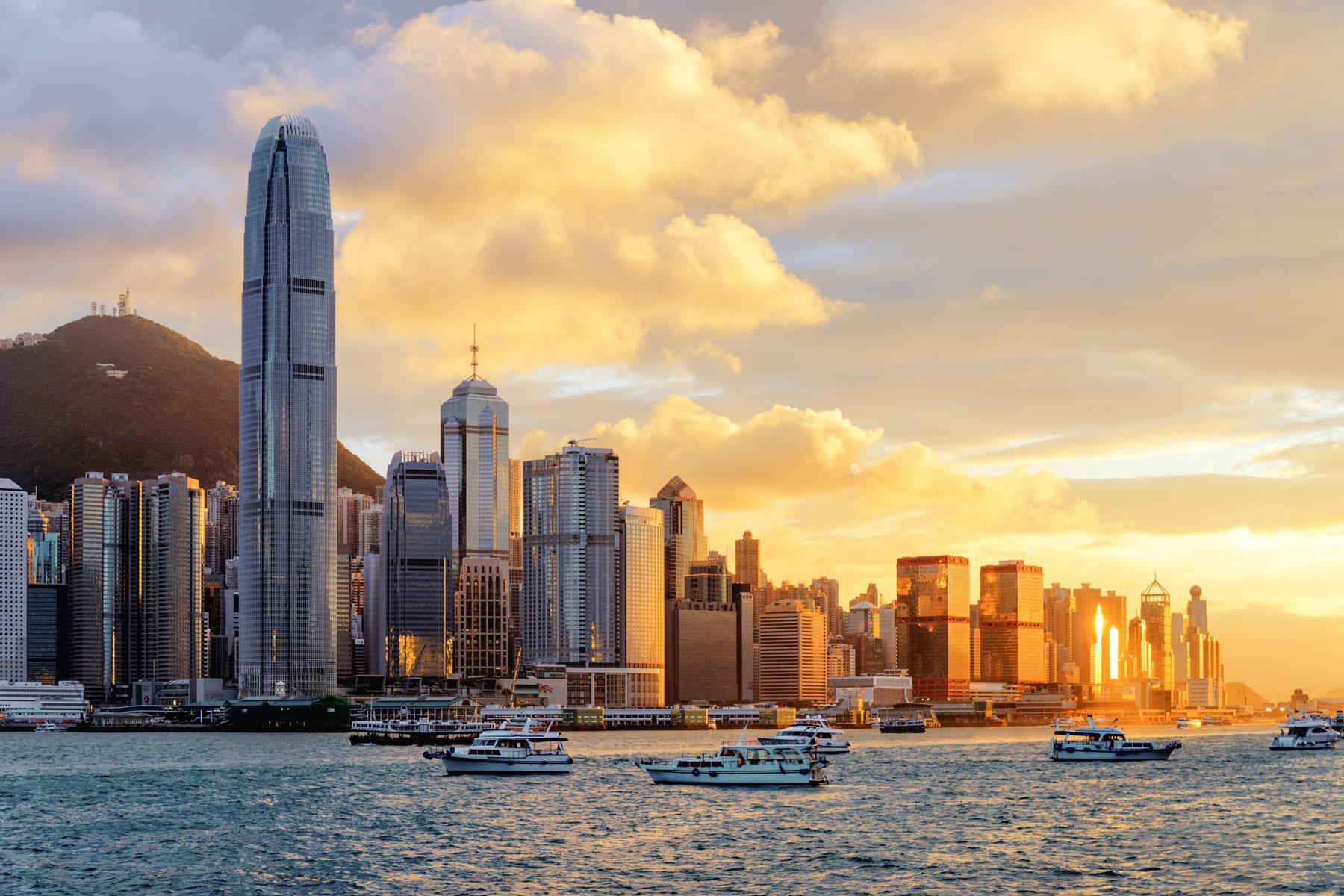 09_FodorsEd_Returning_HongKong_shutterstock_115788508
