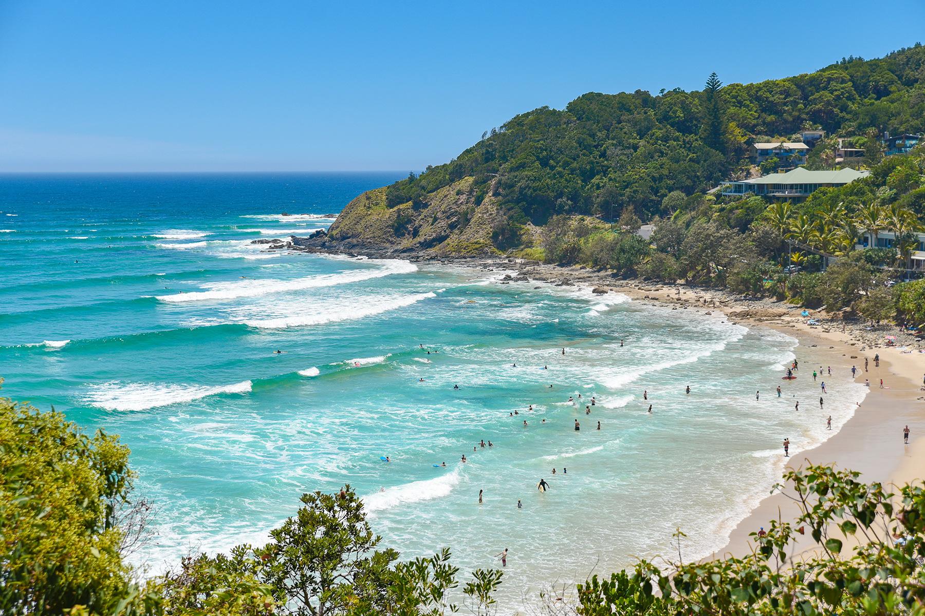 11_15BeachDestinationsforWinterGetaway__ByronBay,Australia_shutterstock_745877515