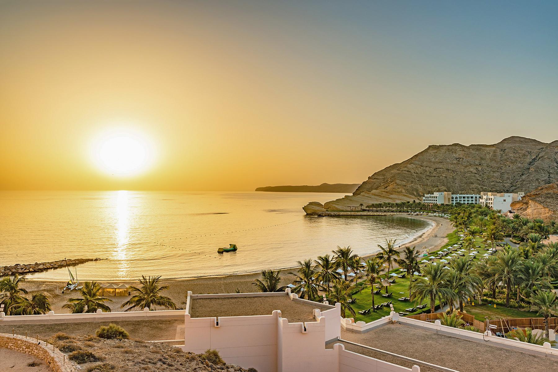 33_GoList_MiddleEast_Oman_shutterstock_335836574