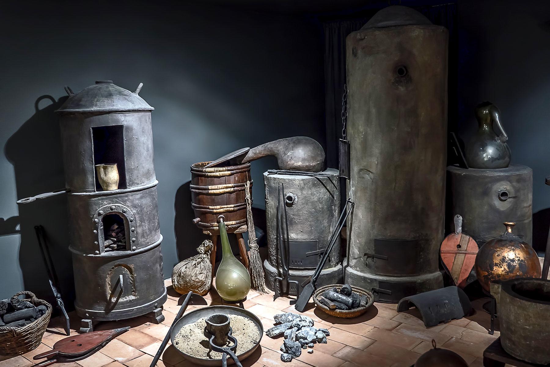 4_PragueAlchemy_MuseumofAlchemists_dreamstime114348426