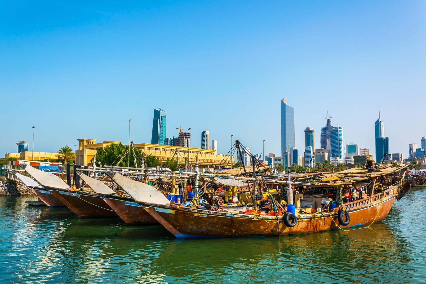 7_ReasonsToVisitKuwait_ScientificCenterDhowHarbor_shutterstock_627331304