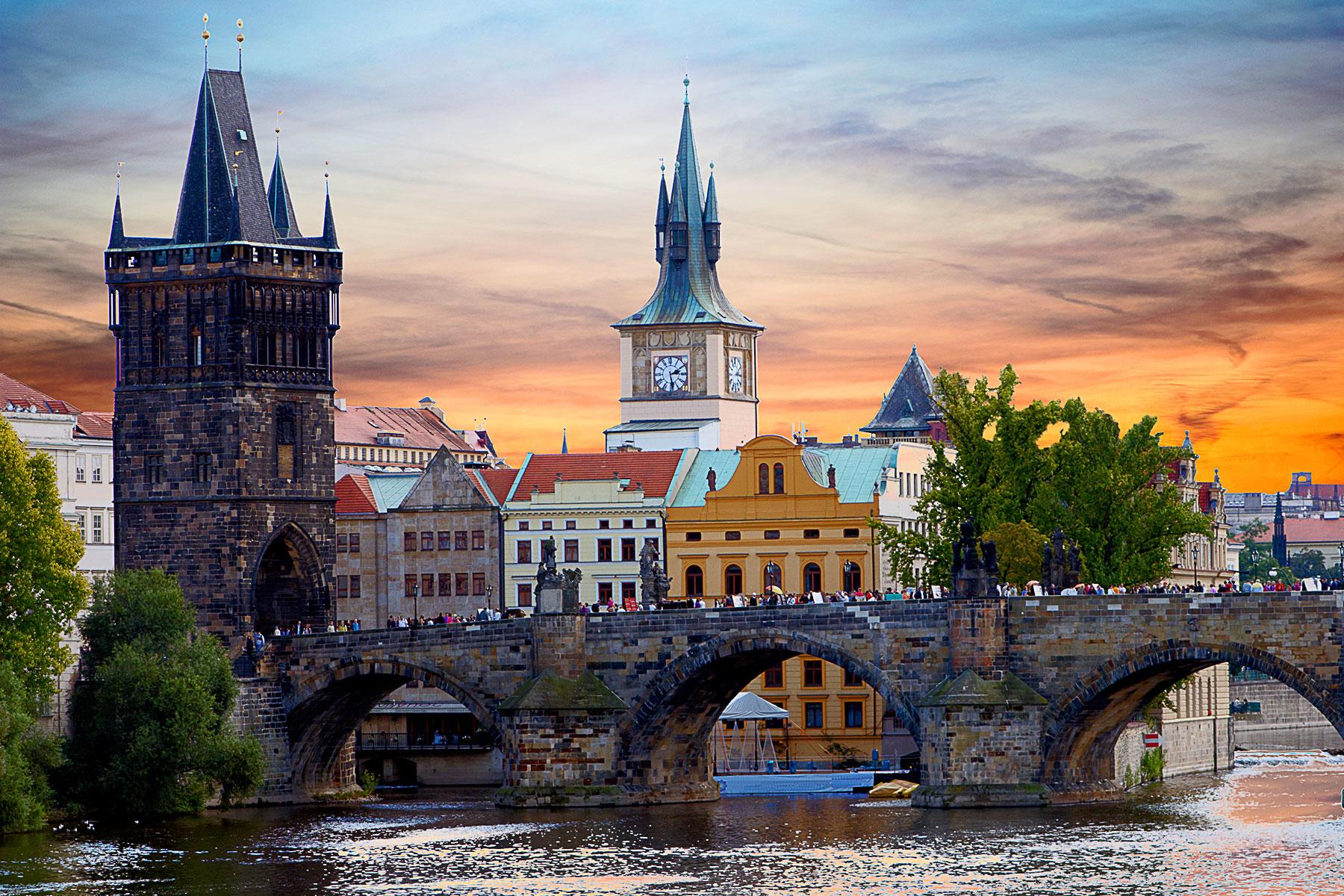 8_PragueAlchemy_CharlesBridge_shutterstock126239273_1