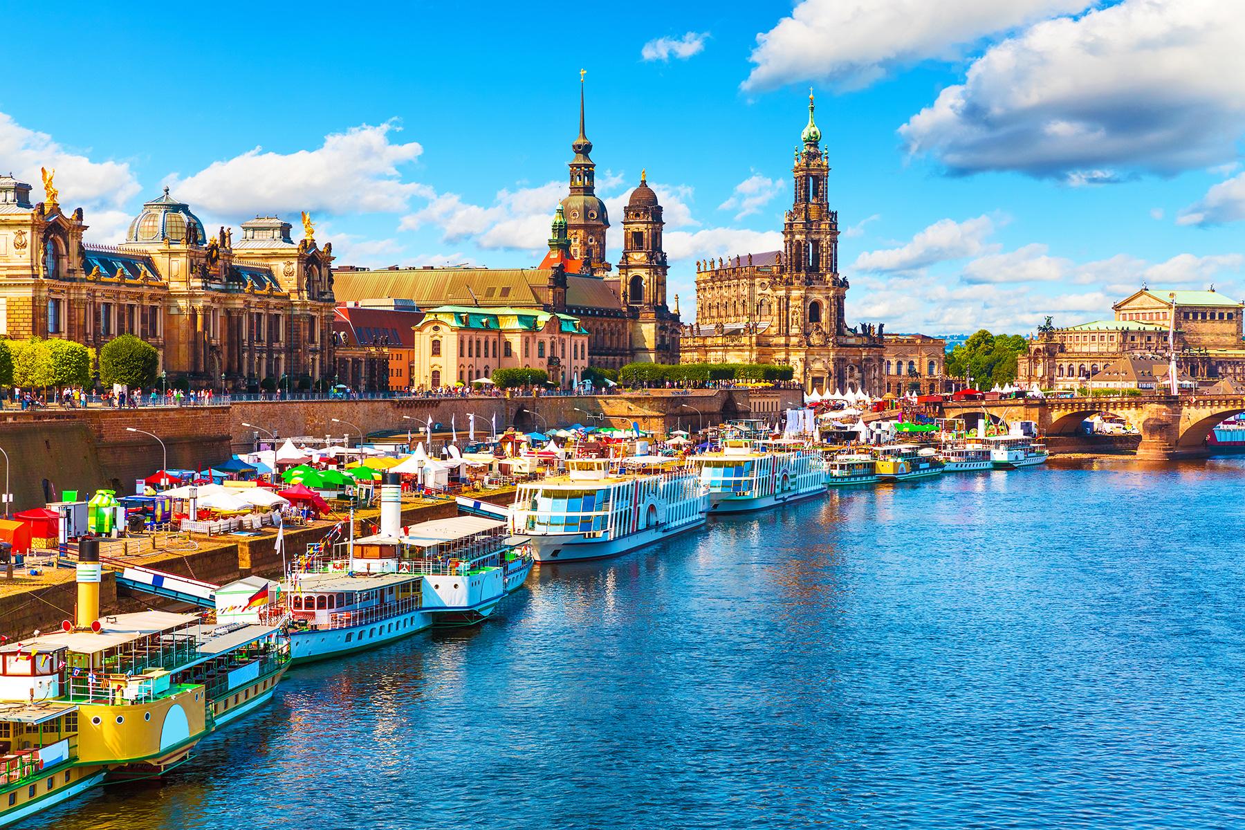 01_BerlinSideTrips__DresdenGermany_shutterstock_314554058
