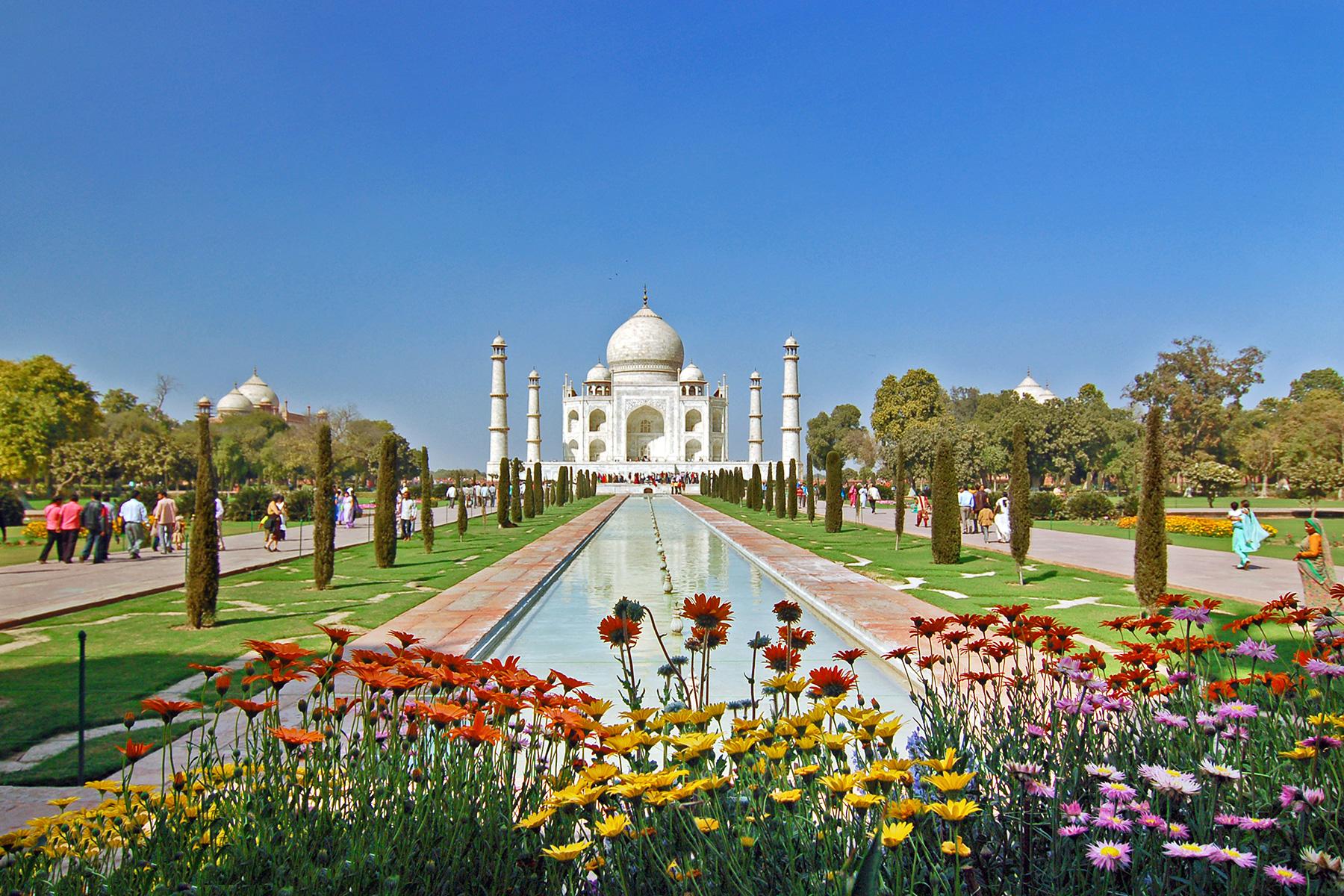 03_India_UNESCO_TajMahal_dreamstime_7388606