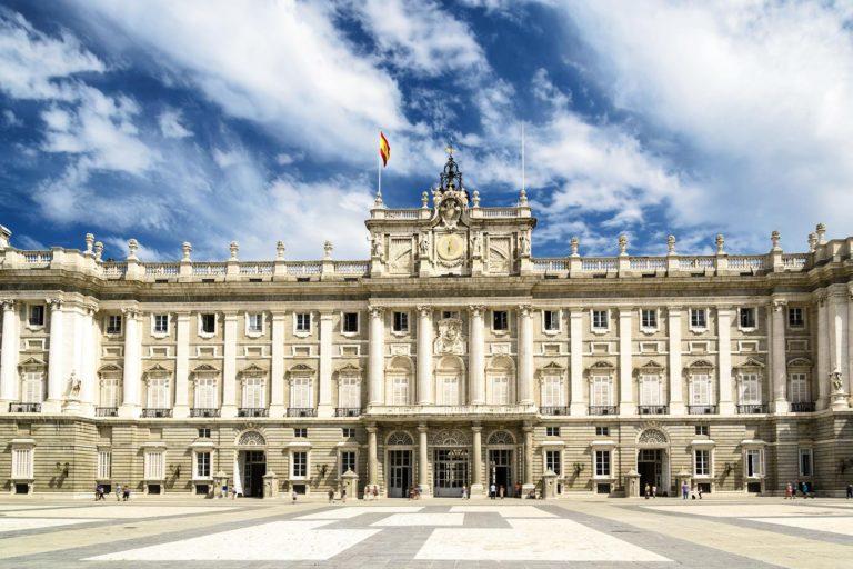 <a href='http://www.fodors.com/world/europe/spain/madrid/experiences/news/25-ultimate-things-to-do-in-madrid#'>From "28 Ultimate Things to Do in Madrid: Palacio Real"</a>