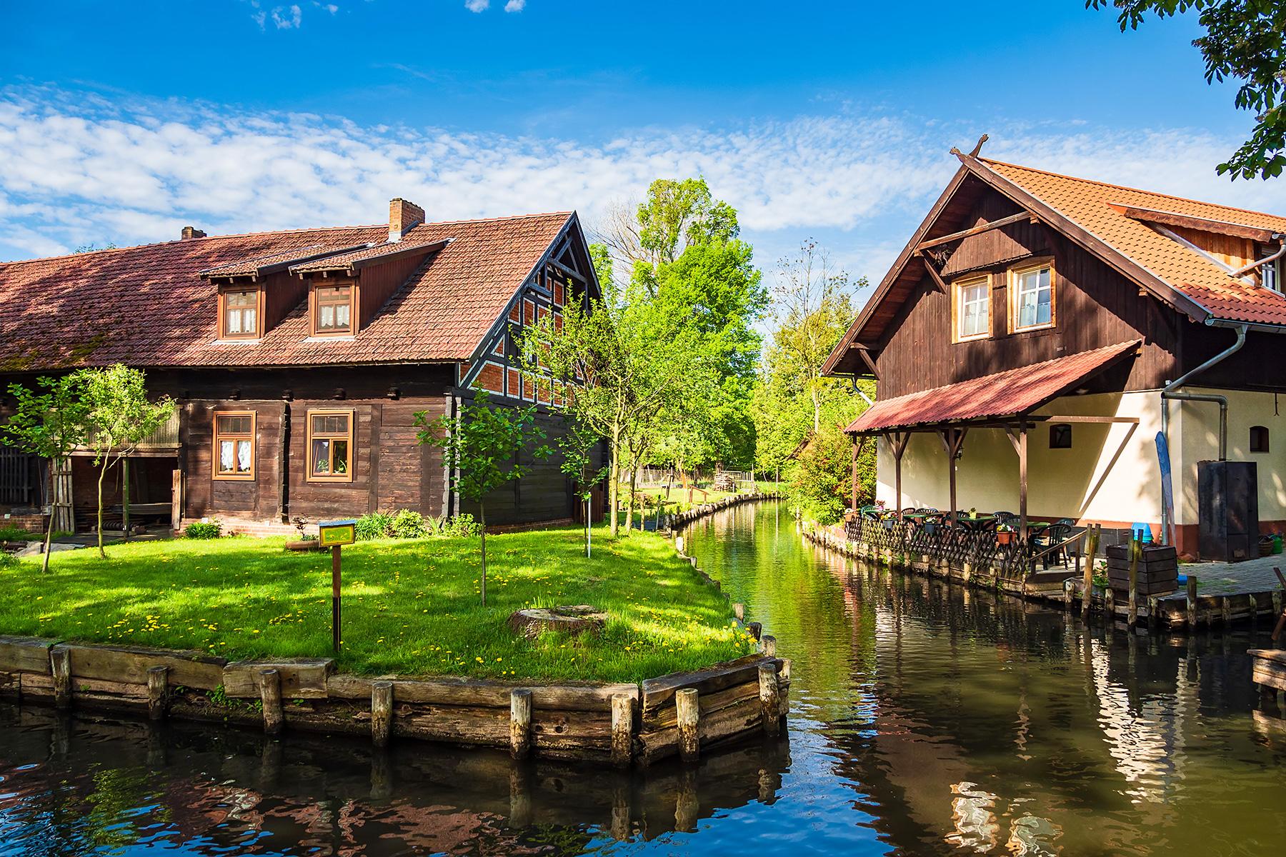 04_BerlinSideTrips__SpreewaldGermany_shutterstock_1081142357