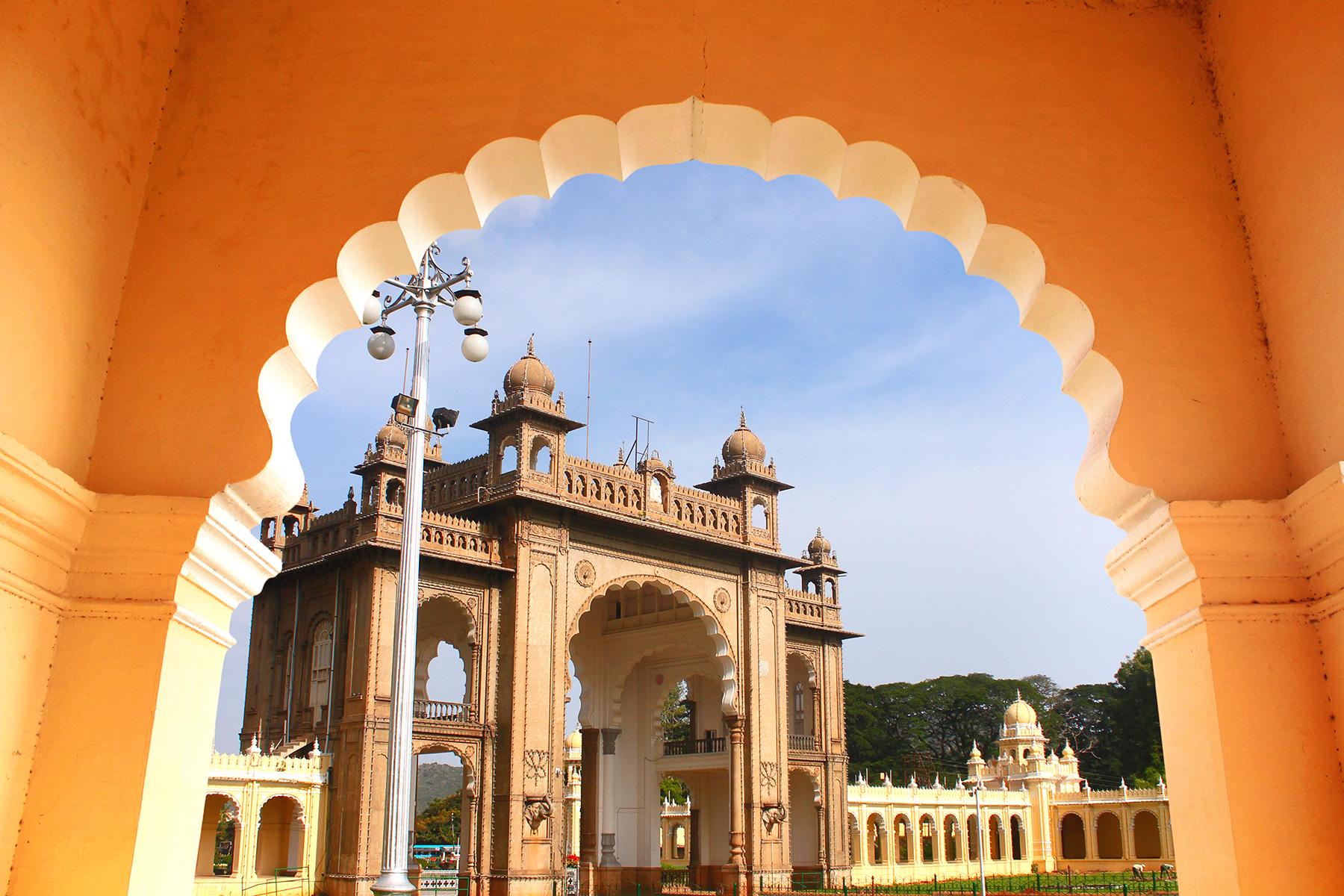 10_India_UNESCO_Mysore_Palace_dreamstime_28785272