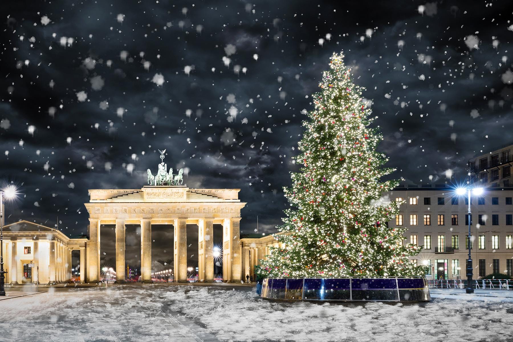 11_World'sMostBeautifulXmastrees_Berlin,Germany_shutterstock_541145545