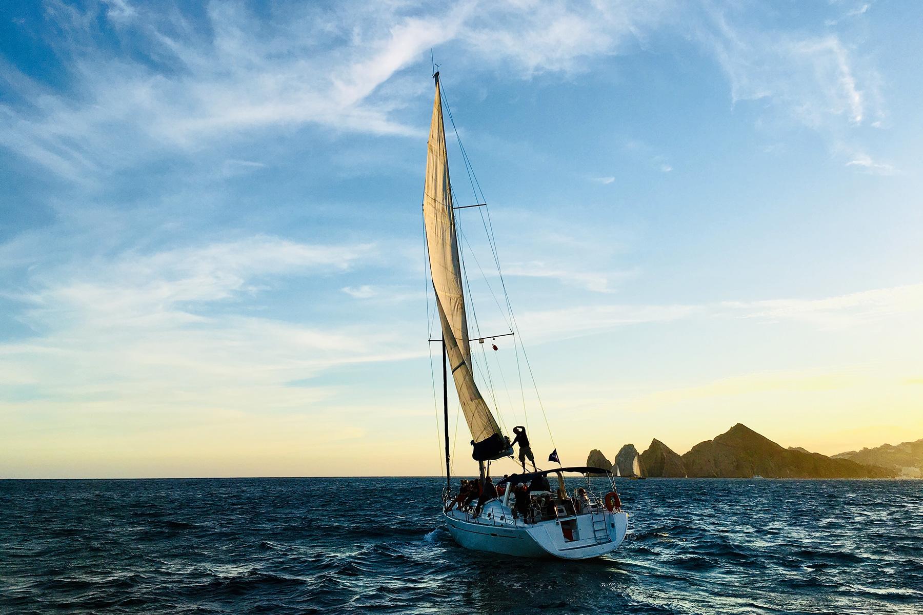 12_UltimateLosCabos__Setsail_shutterstock_1091327591