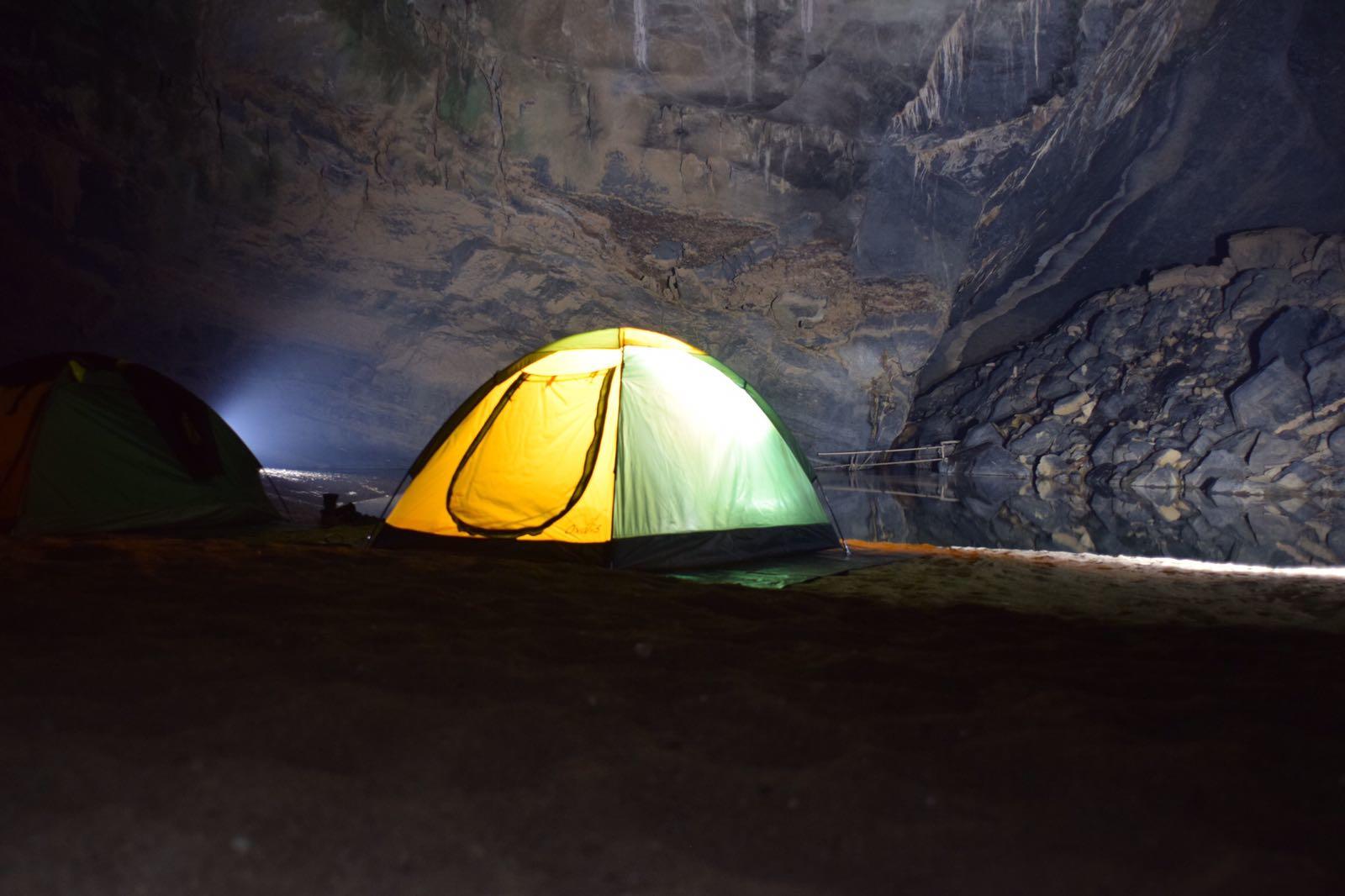 13hangen_tent