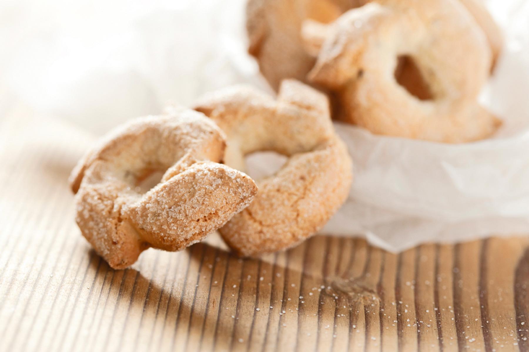 14_HolidayDessertsAroundWorld_Chrabelli_Chrabbeli_1