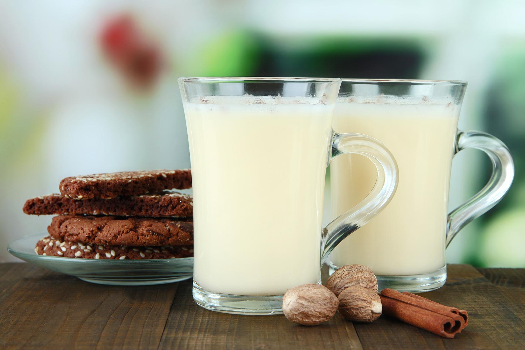 9_HolidayDrinksAroundWorld_CremadeVie_shutterstock_165632966_1