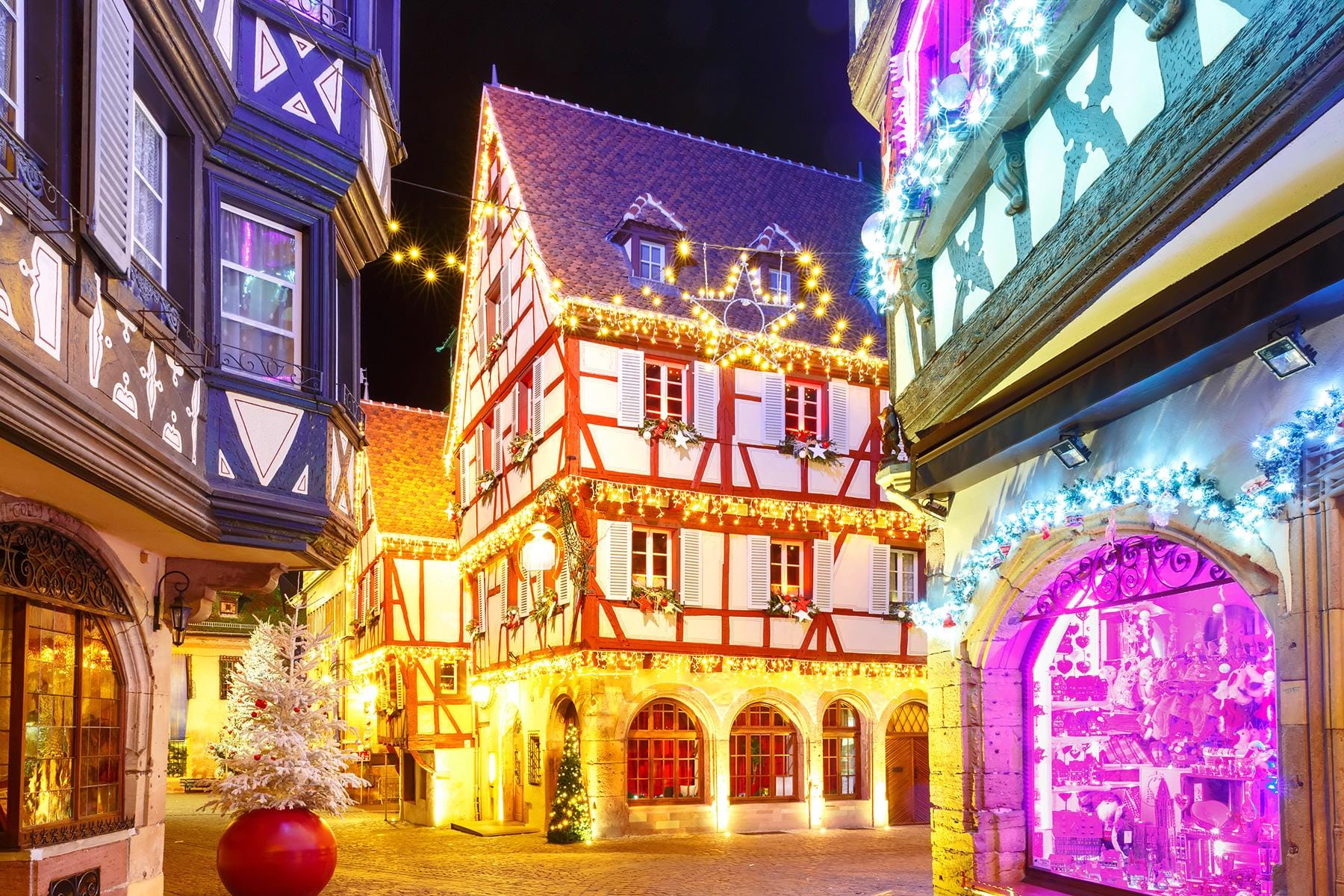 The Cutest and Most Festive Cities and Towns for Celebrating ...